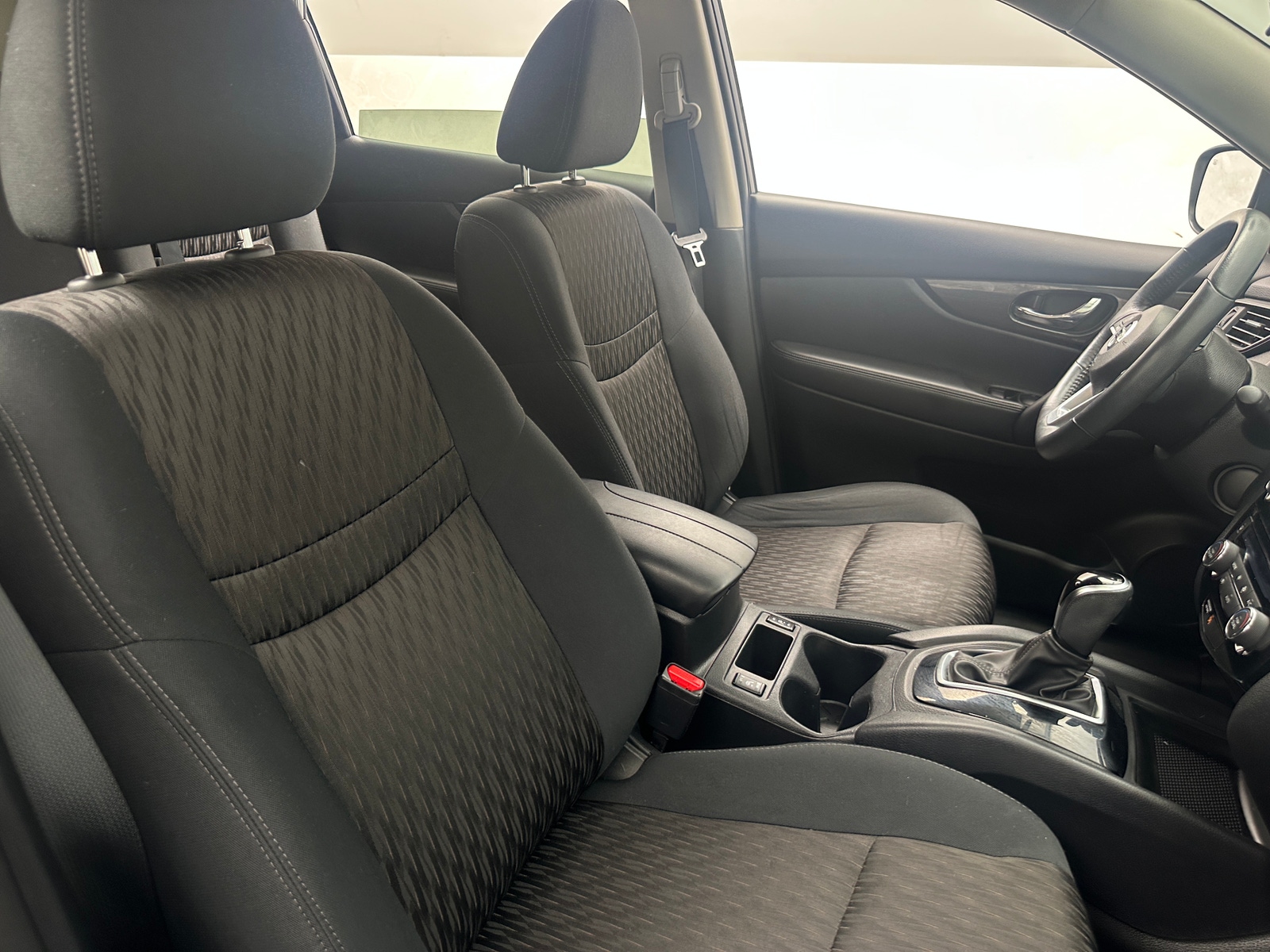 Thumbnail: 2017 Nissan Rogue - 2