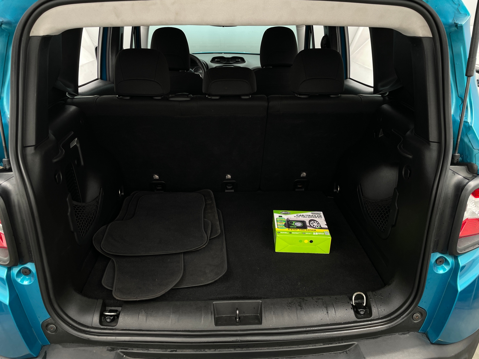 Thumbnail: 2019 Jeep Renegade - 7