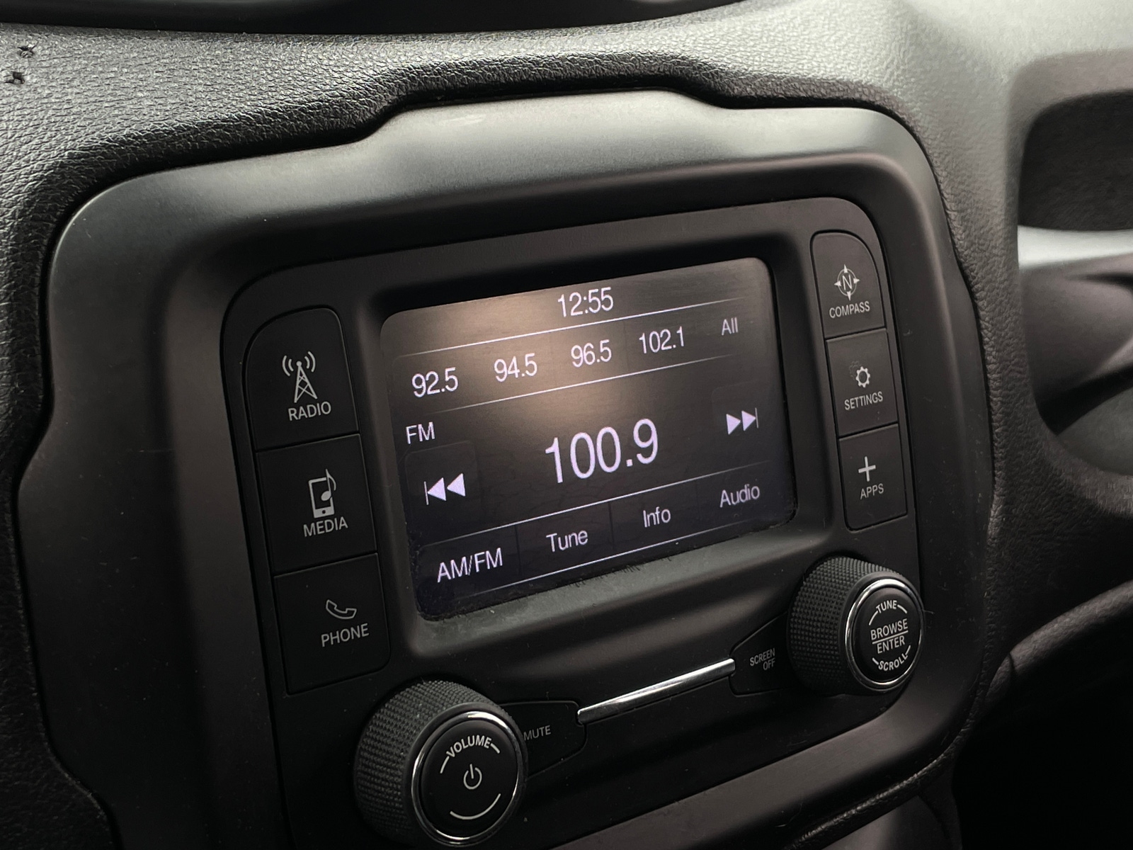 Thumbnail: 2019 Jeep Renegade - 4