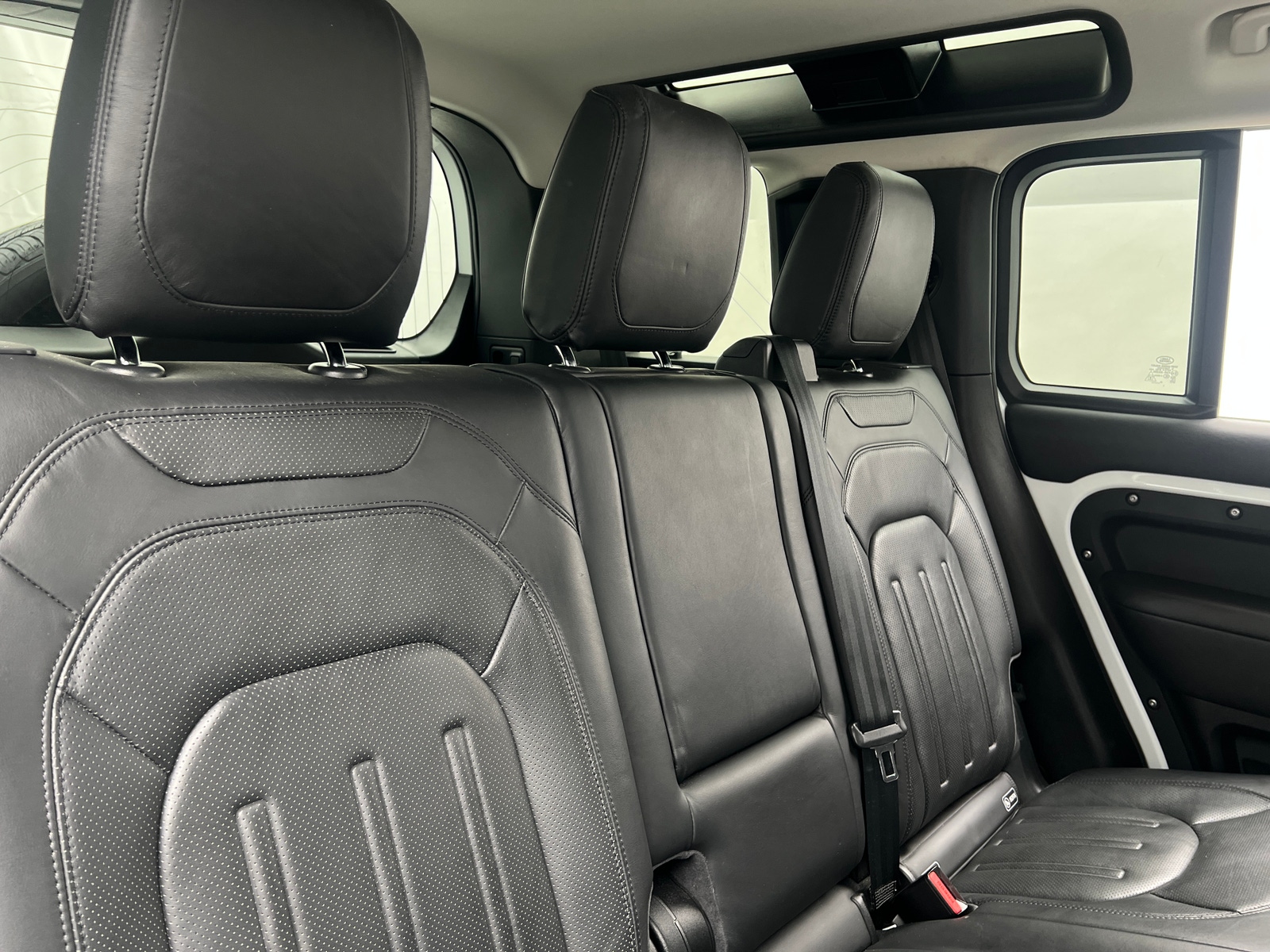 Thumbnail: 2020 Land Rover Defender - 6