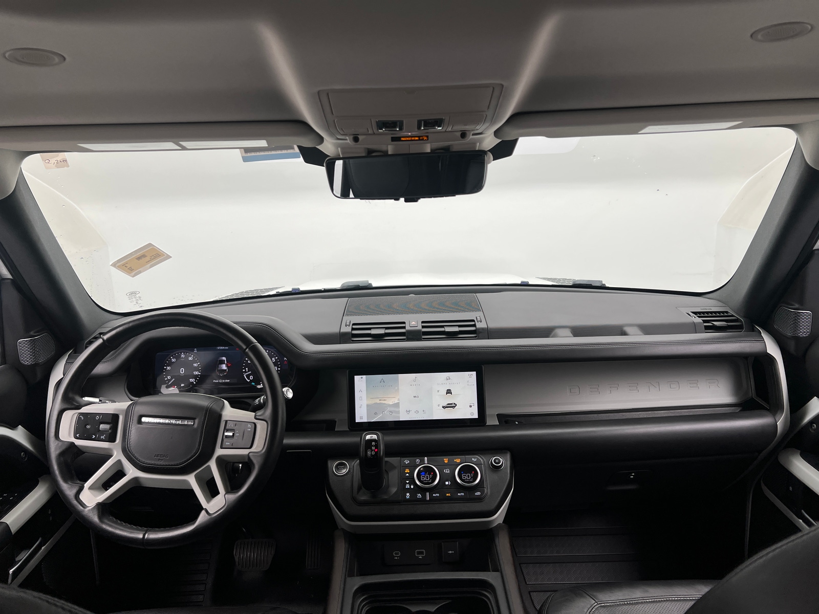 Thumbnail: 2020 Land Rover Defender - 3
