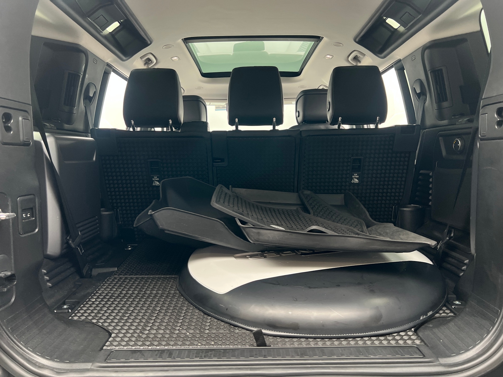 Thumbnail: 2020 Land Rover Defender - 7