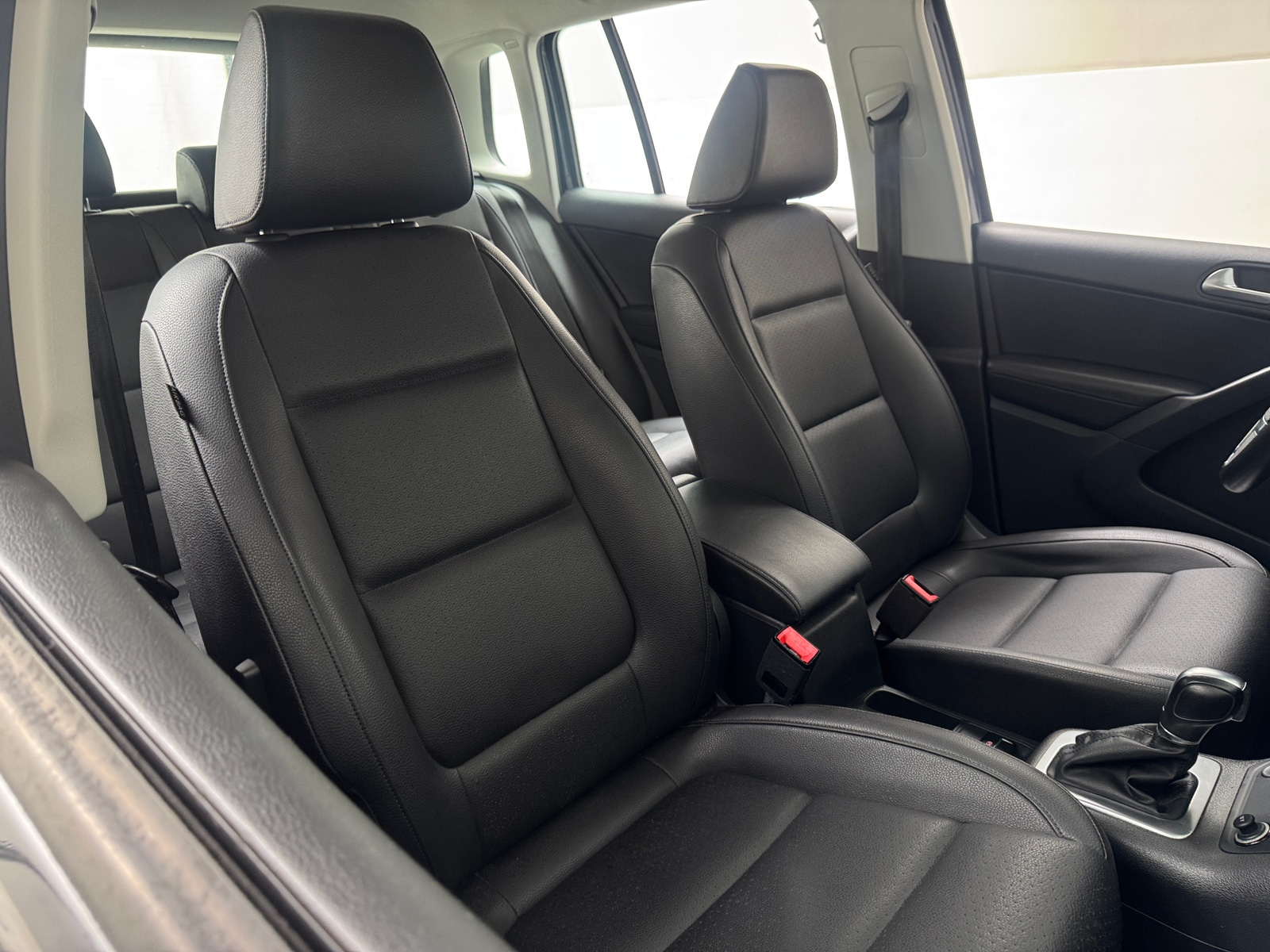 Thumbnail: 2017 Volkswagen Tiguan - 2