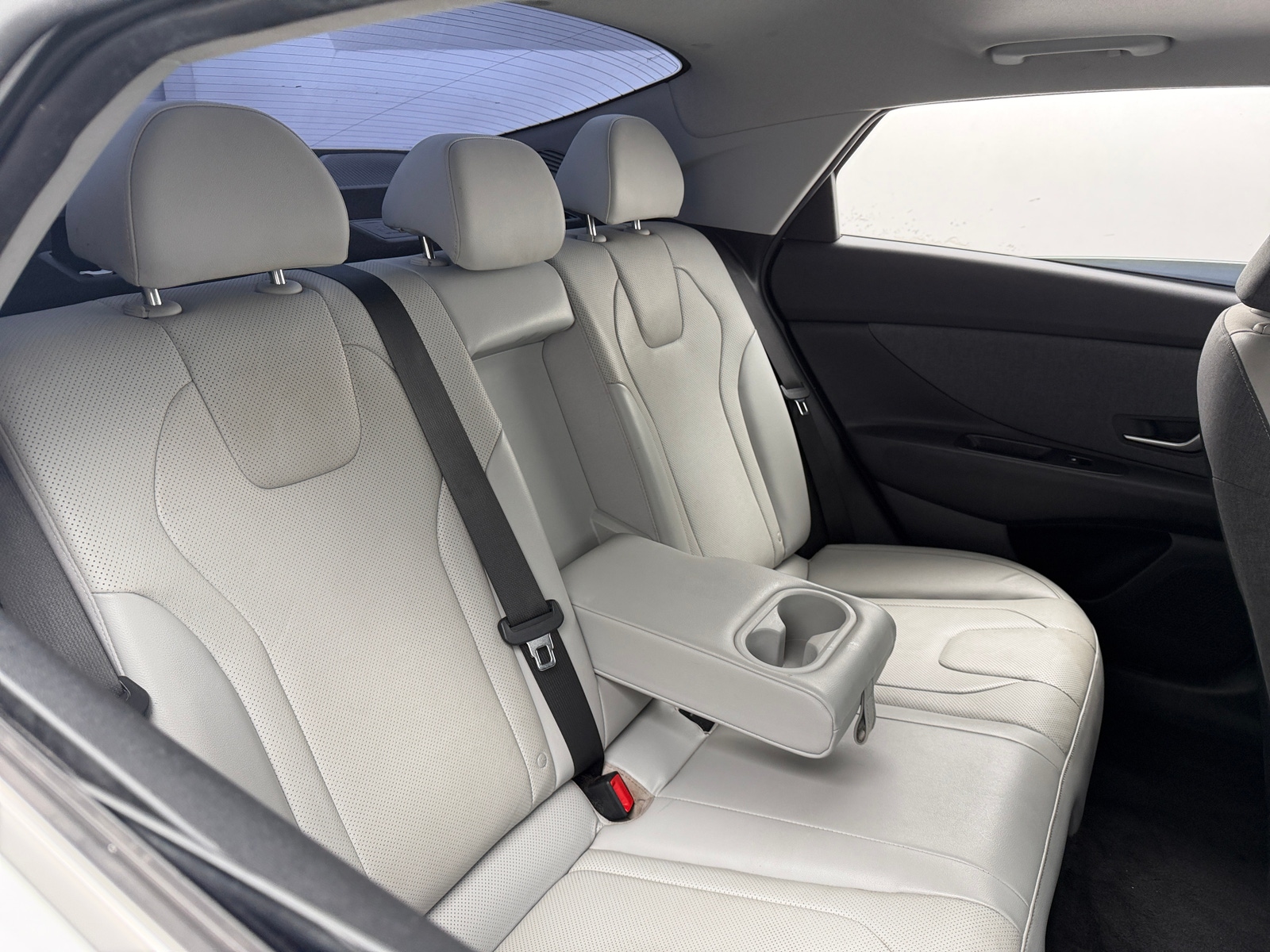 Thumbnail: 2022 Hyundai Elantra - 5
