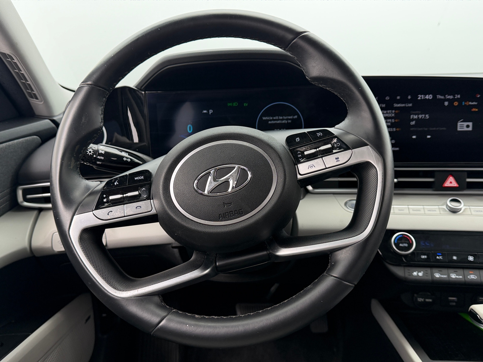 Thumbnail: 2022 Hyundai Elantra - 4