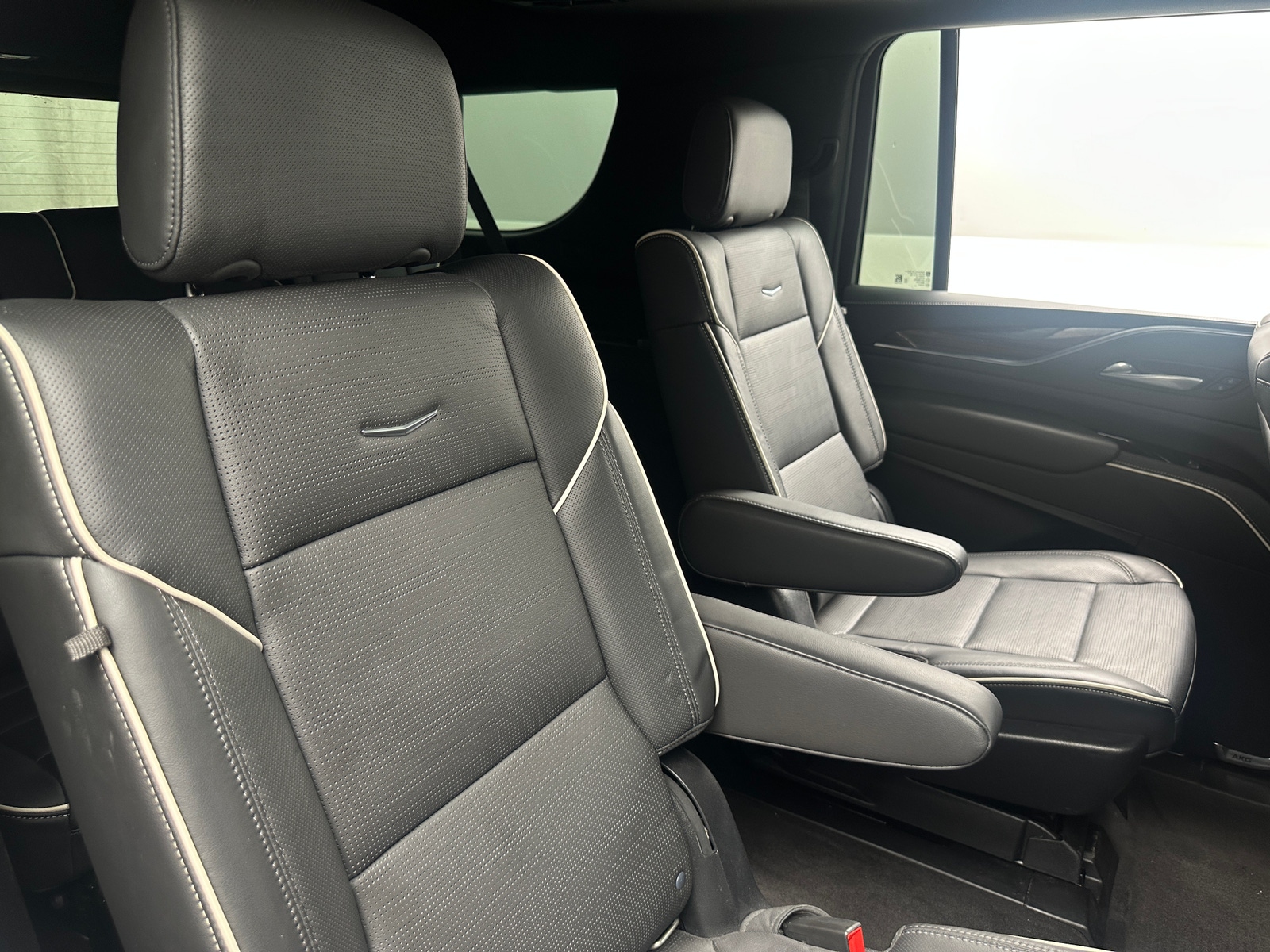 Thumbnail: 2022 Cadillac Escalade - 5