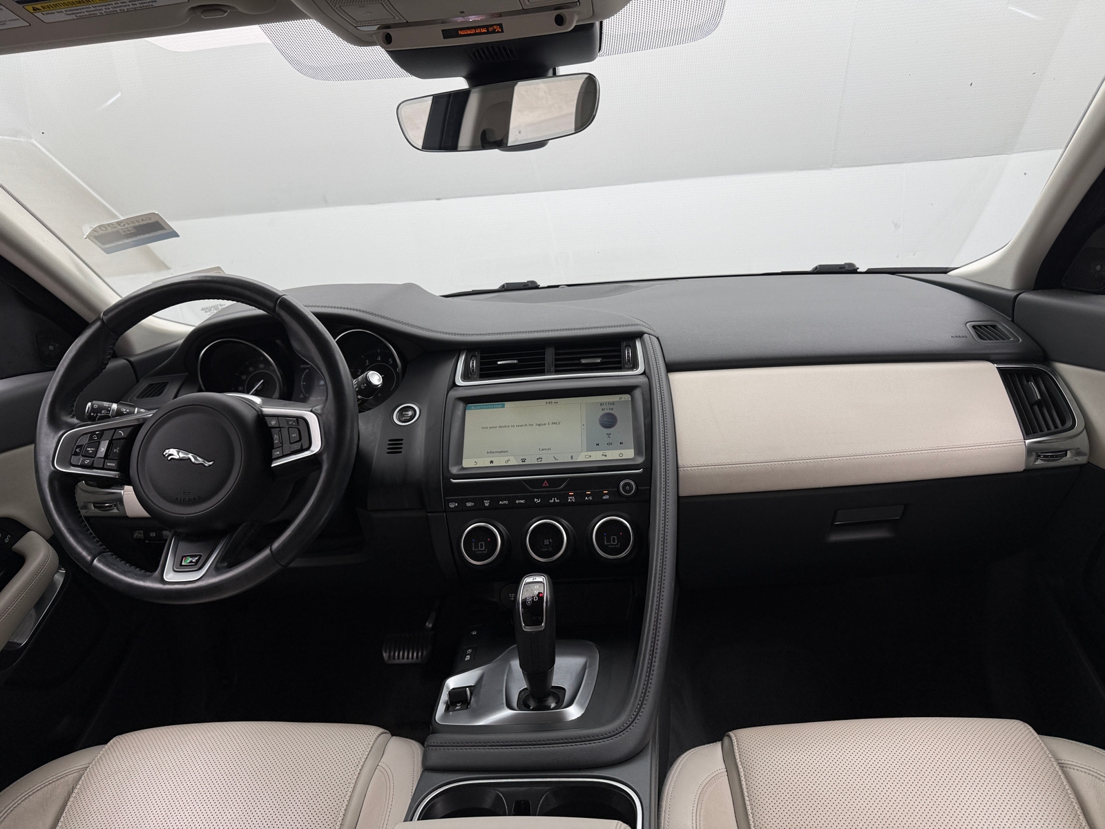 Thumbnail: 2020 Jaguar E-Pace - 3