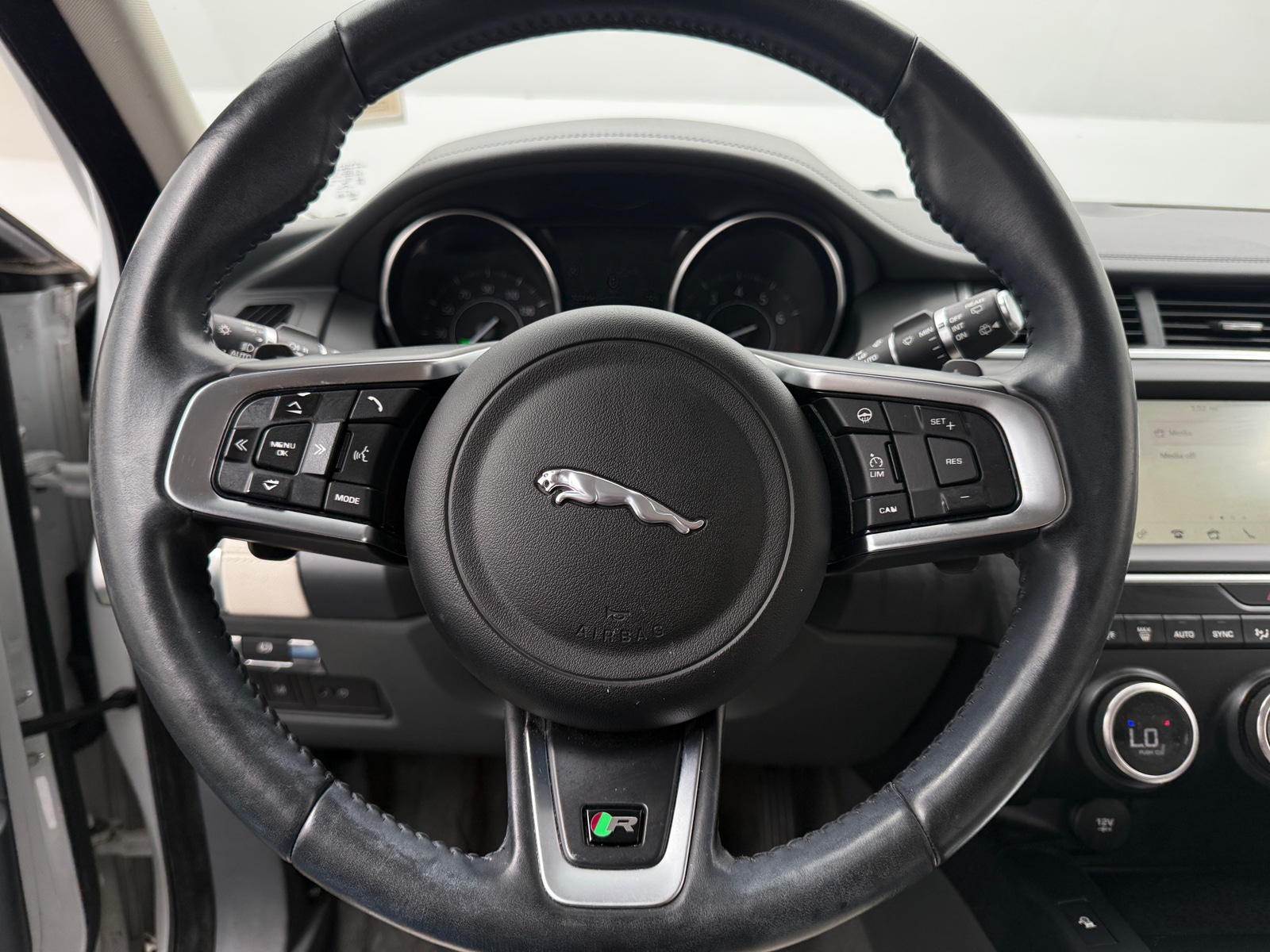 Thumbnail: 2020 Jaguar E-Pace - 5
