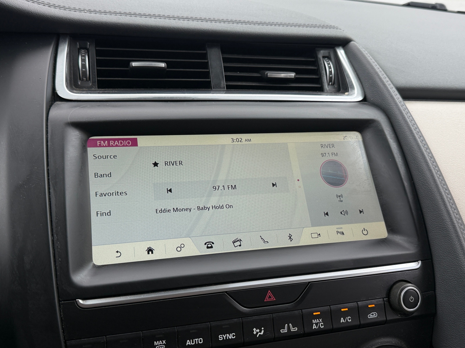 Thumbnail: 2020 Jaguar E-Pace - 4