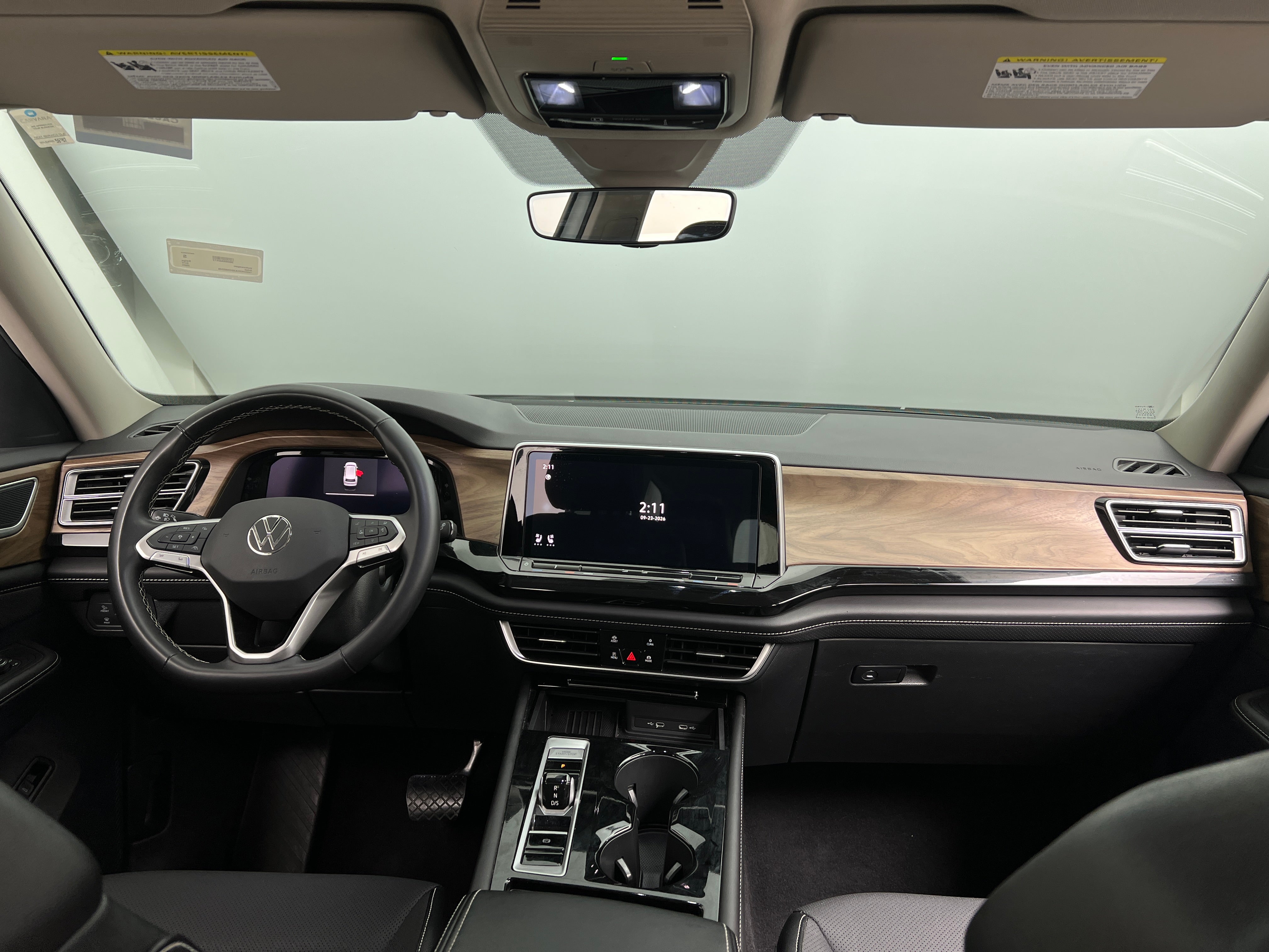 2025 Volkswagen Atlas SE w/Tech