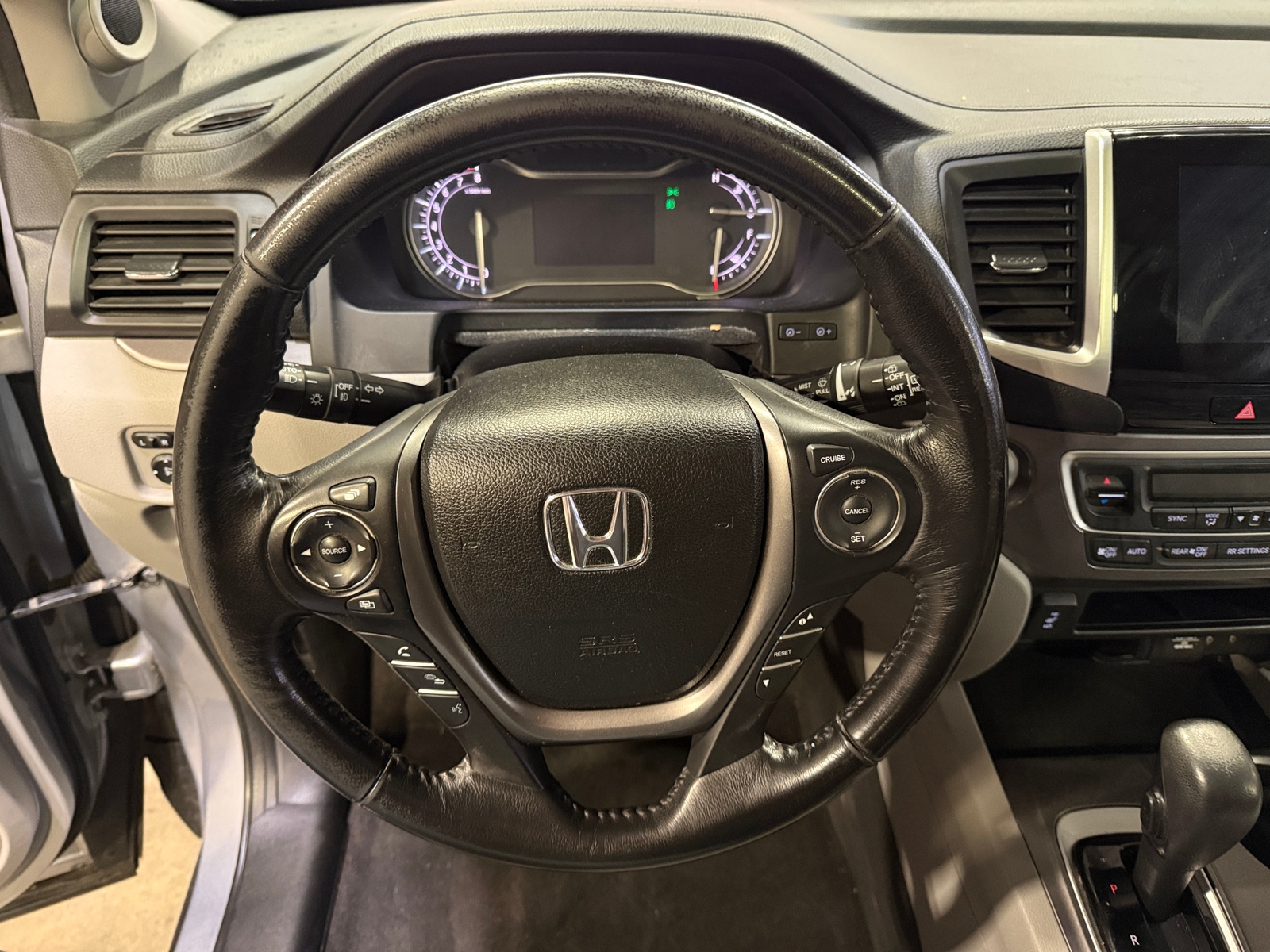 Thumbnail: 2017 Honda Pilot - 4