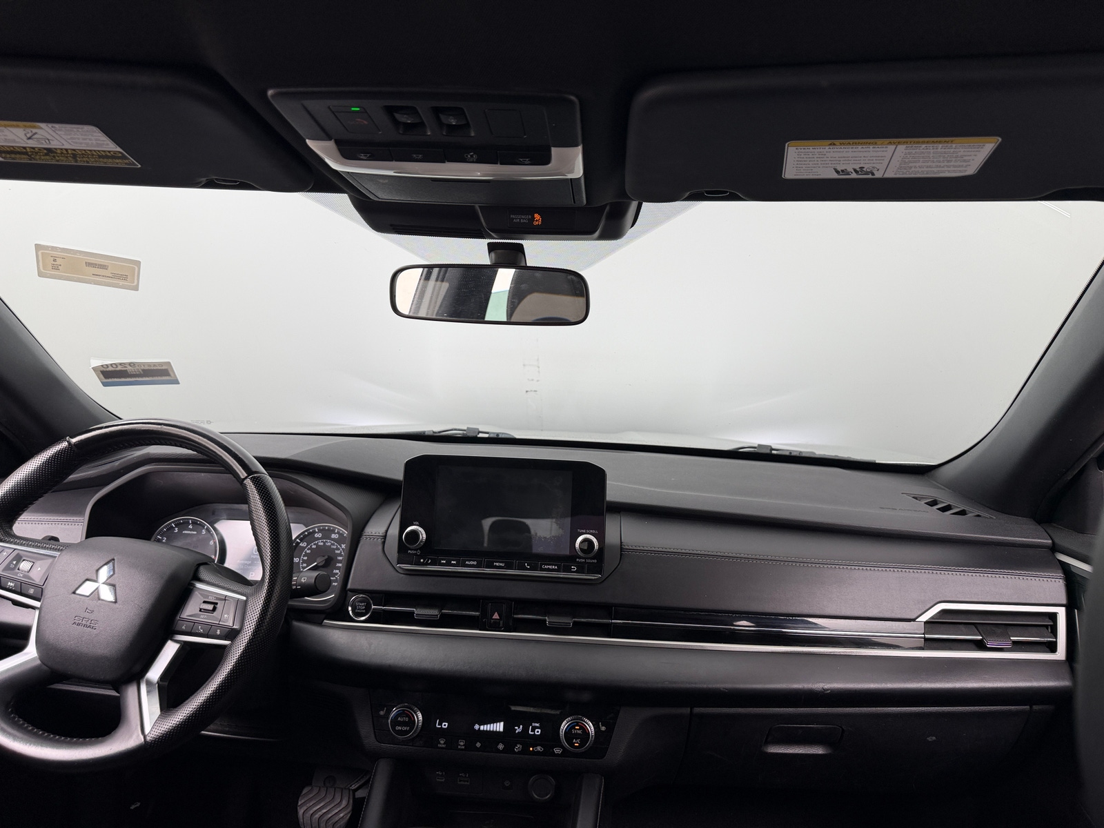 Thumbnail: 2022 Mitsubishi Outlander - 2