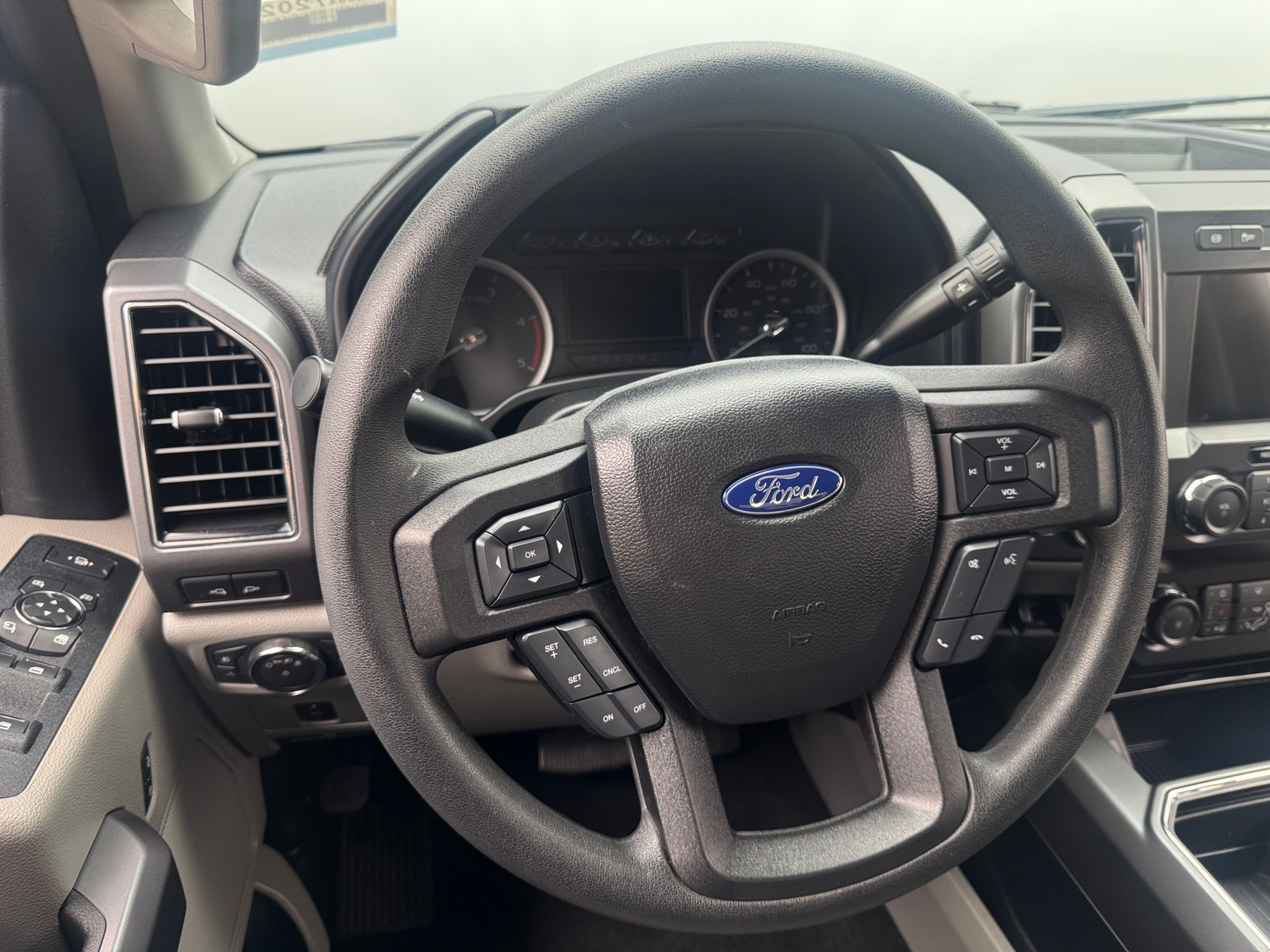 Thumbnail: 2019 Ford Econoline - 5