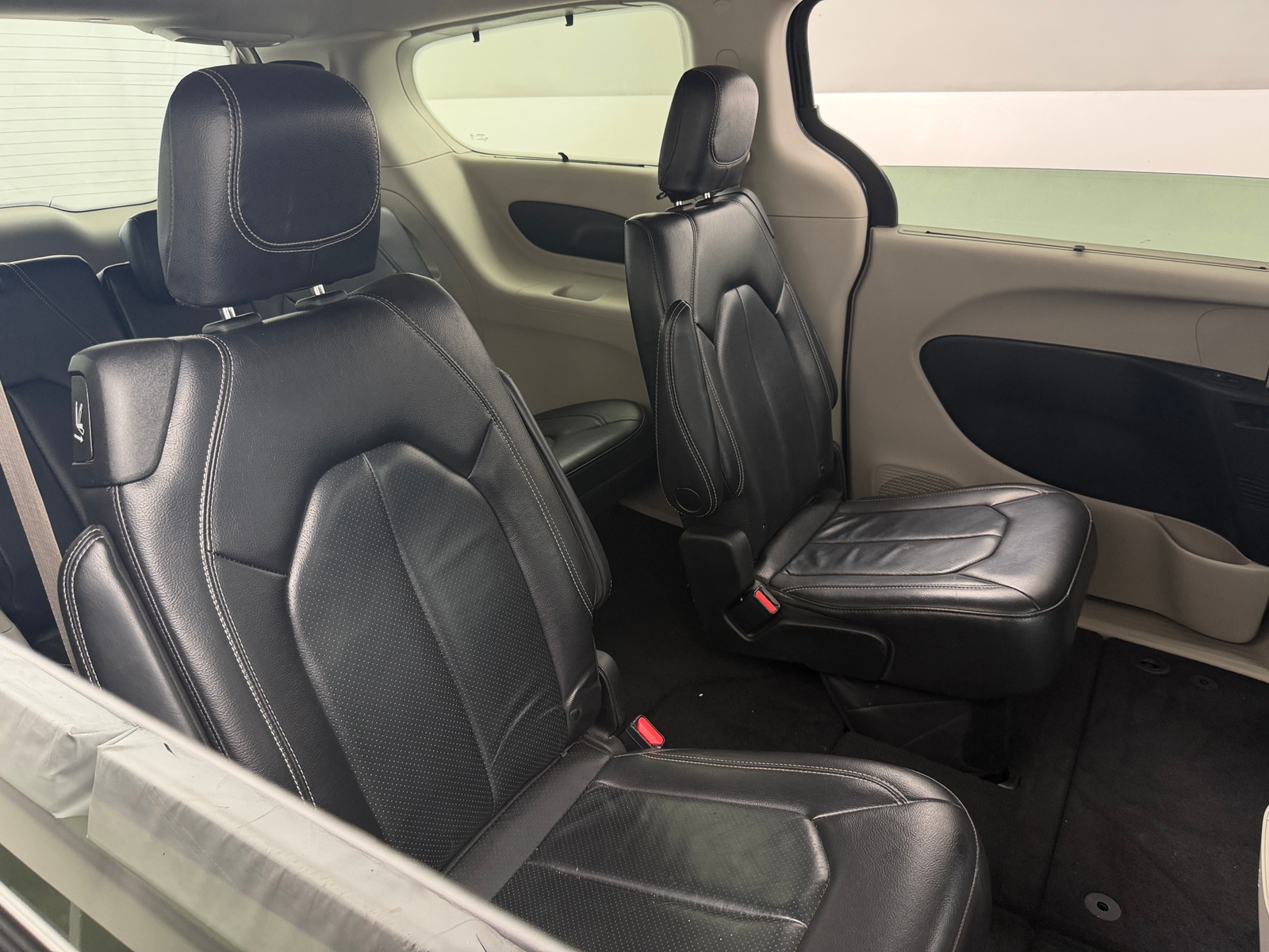 Thumbnail: 2022 Chrysler Pacifica - 5