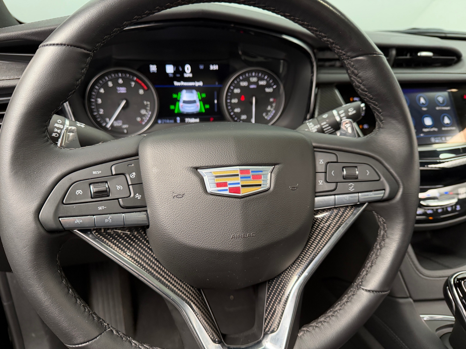 Thumbnail: 2025 Cadillac XT6 - 4