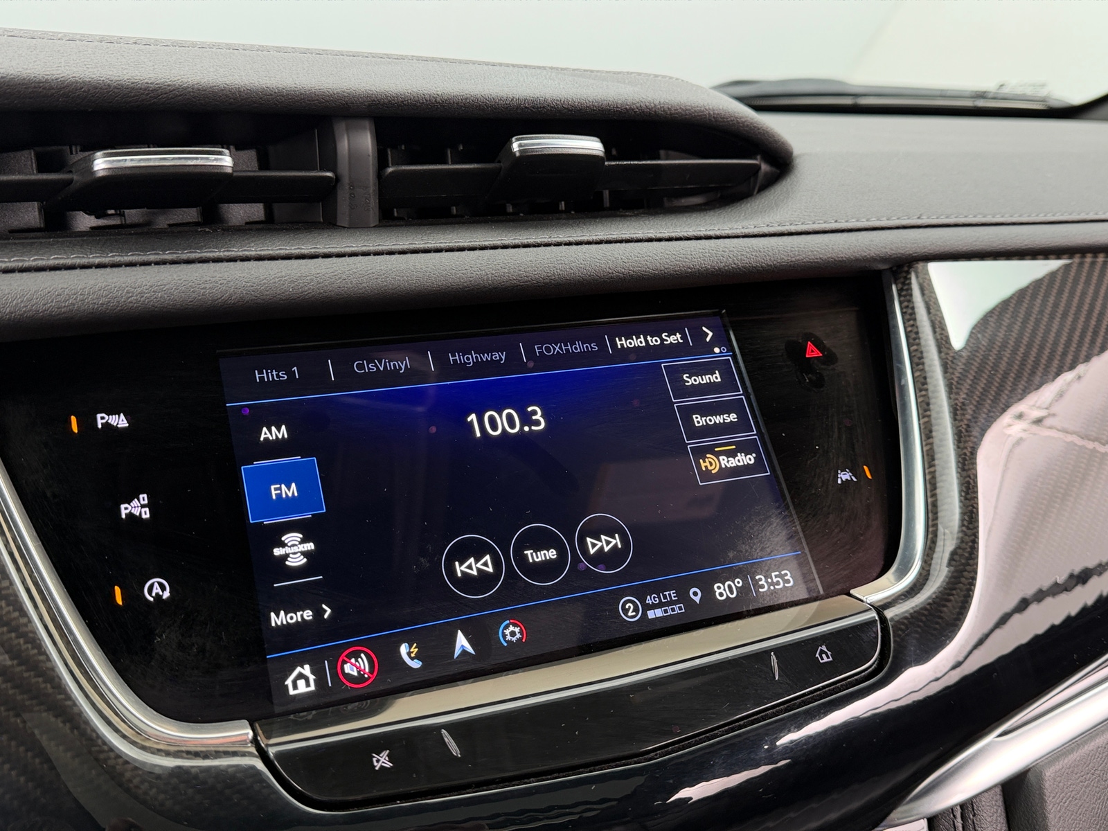 Thumbnail: 2025 Cadillac XT6 - 3
