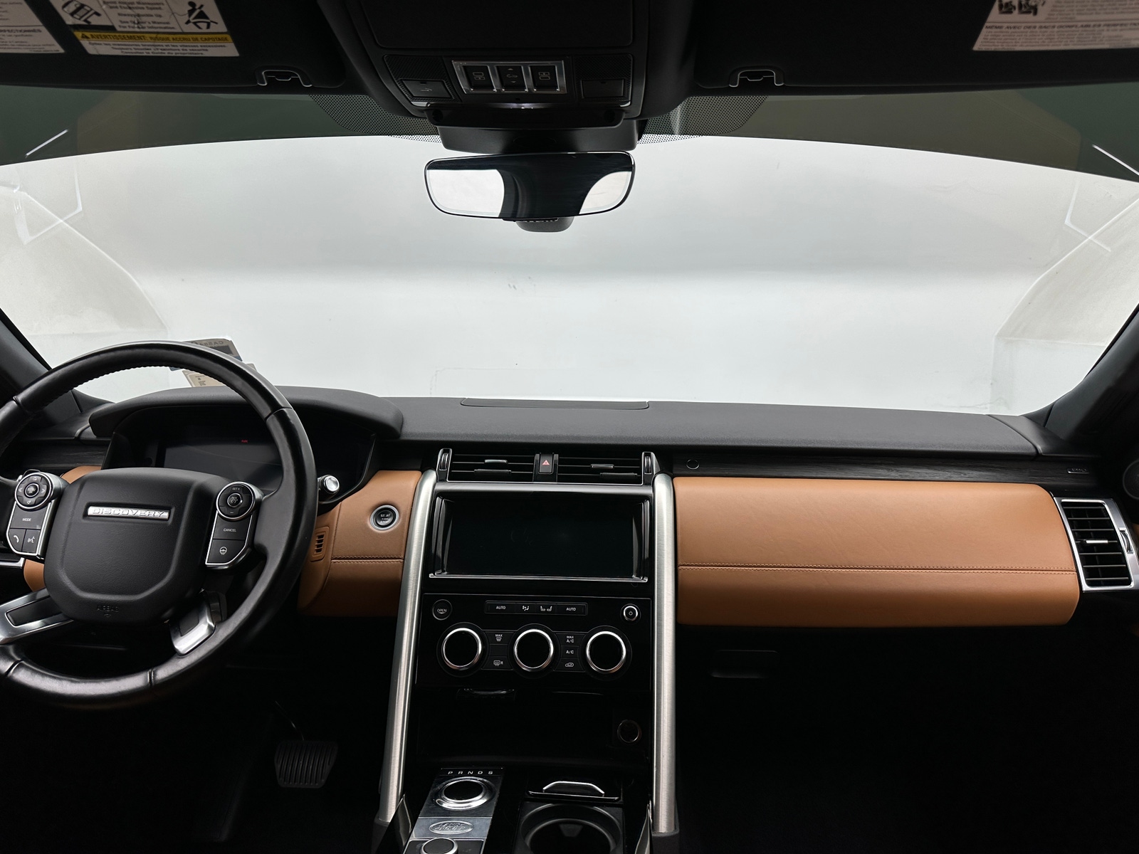 Thumbnail: 2018 Land Rover Discovery - 2