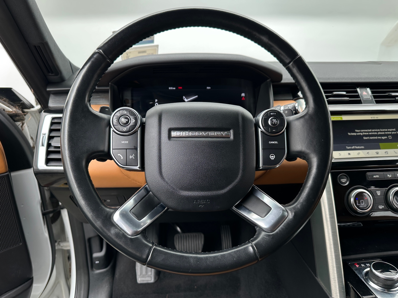 Thumbnail: 2018 Land Rover Discovery - 4