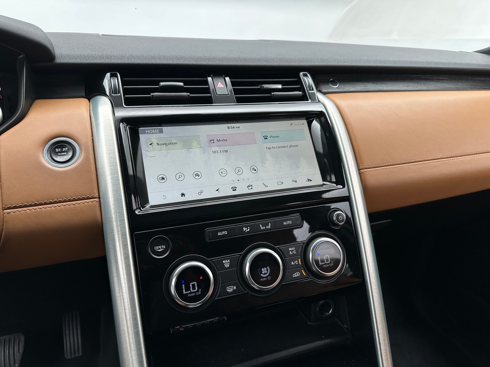 Thumbnail: 2018 Land Rover Discovery - 3