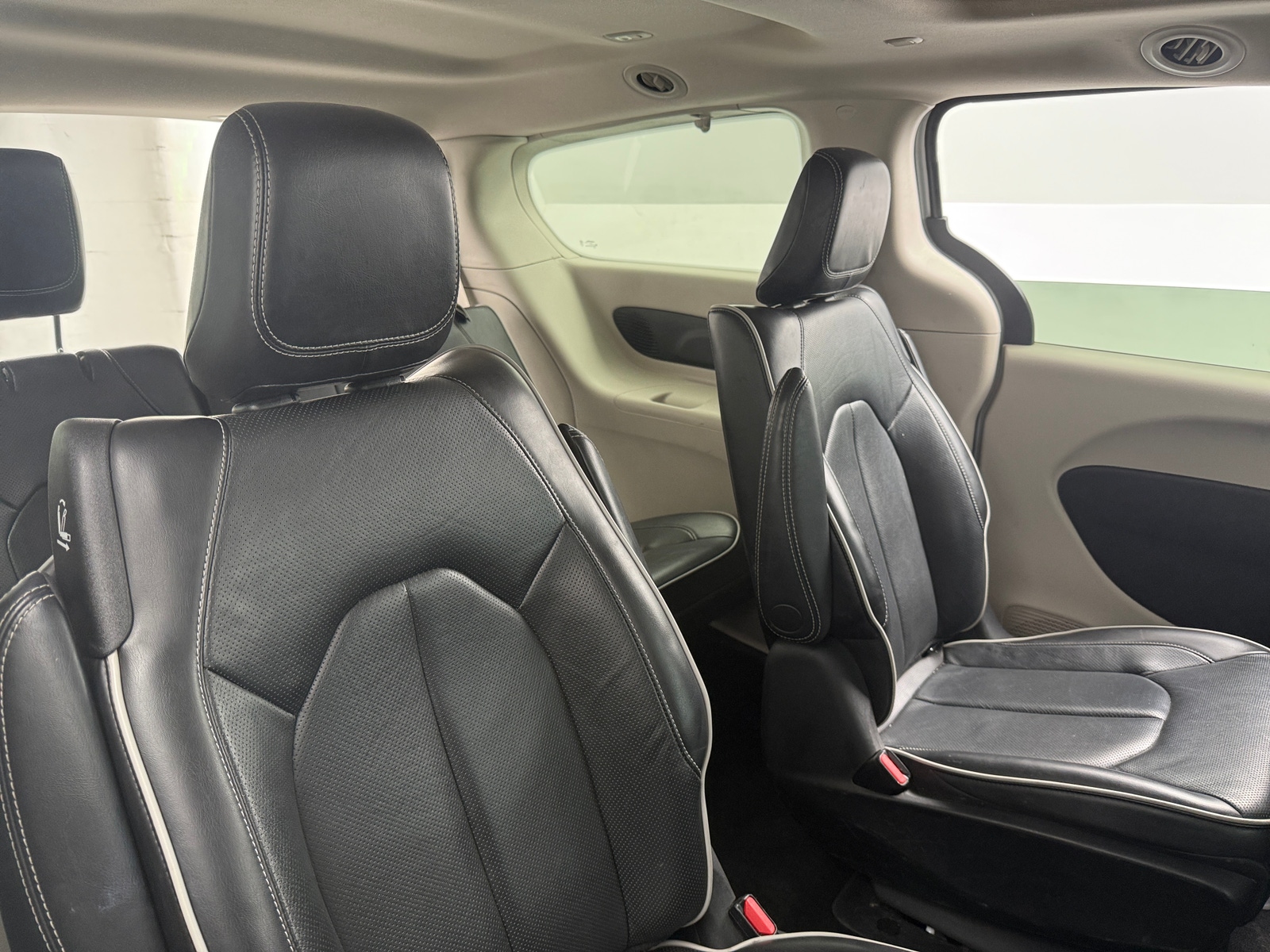 Thumbnail: 2023 Chrysler Pacifica - 5