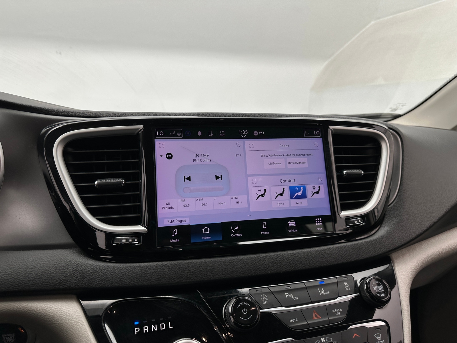Thumbnail: 2024 Chrysler Pacifica - 3