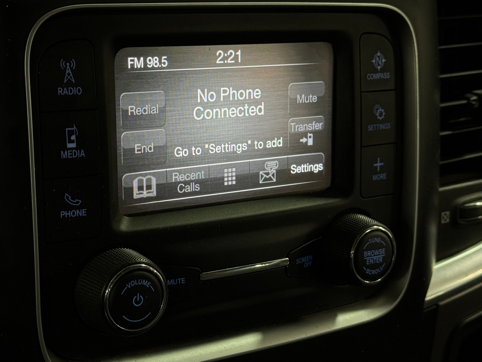 Thumbnail: 2021 RAM 1500 Classic - 4