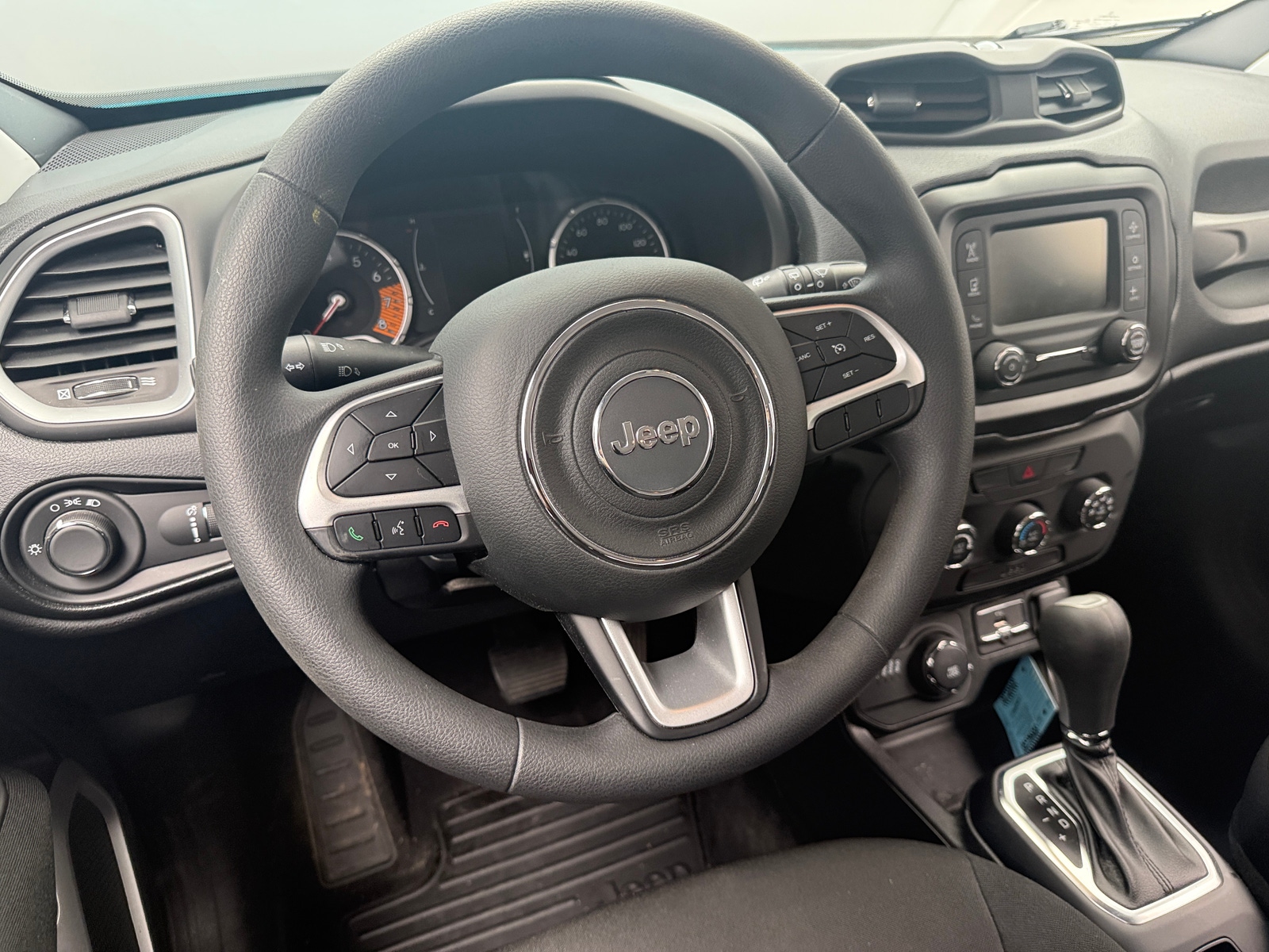 Thumbnail: 2019 Jeep Renegade - 5