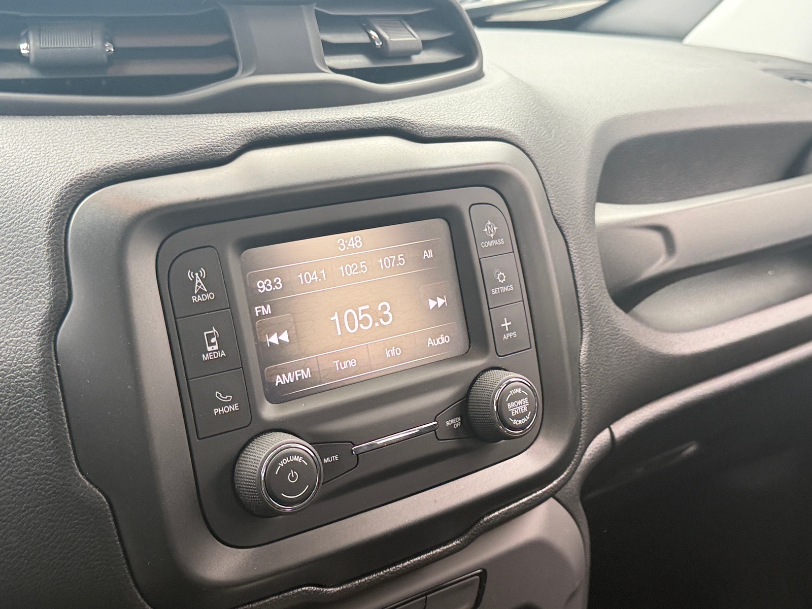 Thumbnail: 2019 Jeep Renegade - 4