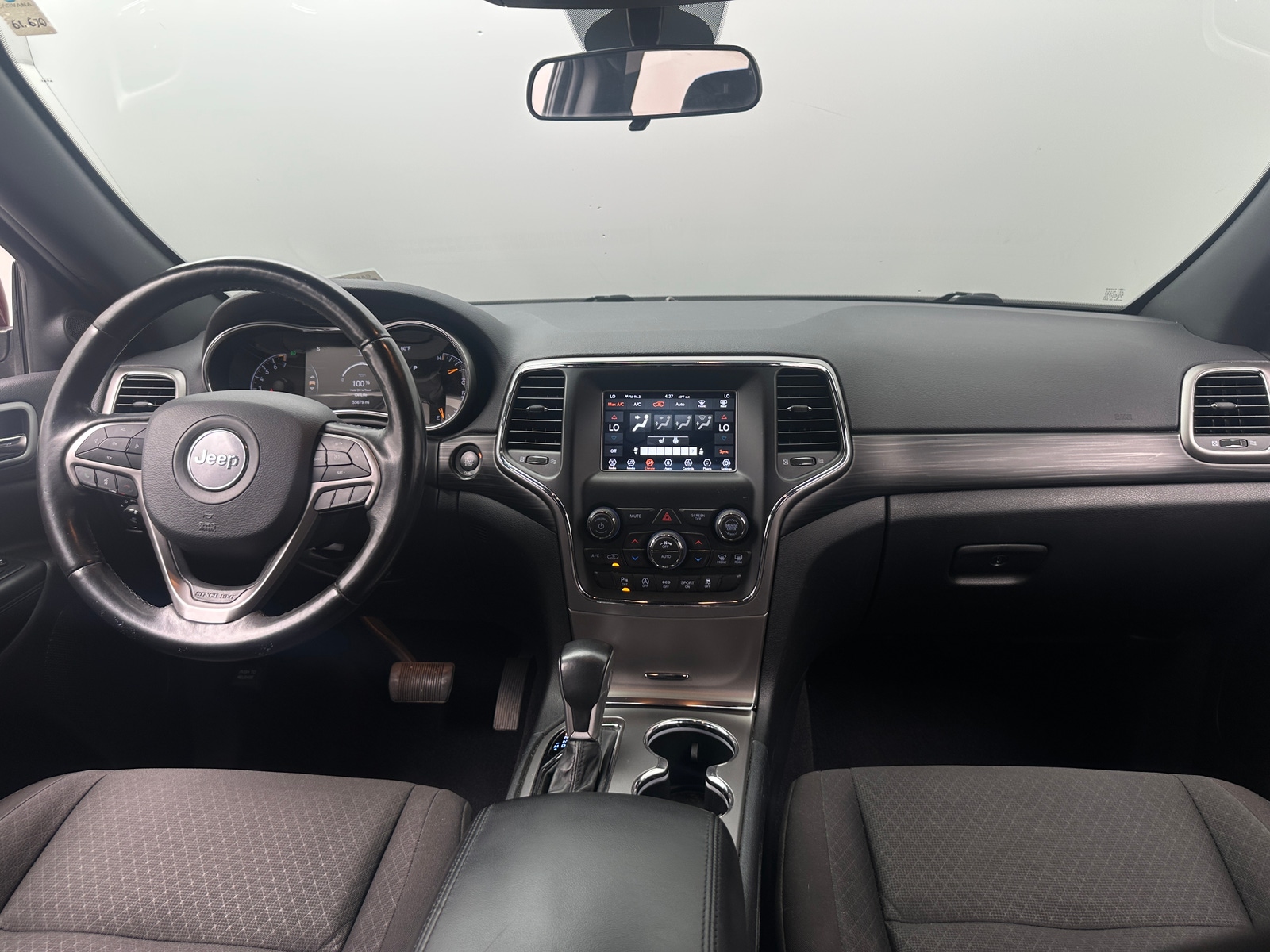 Thumbnail: 2020 Jeep Grand Cherokee - 3