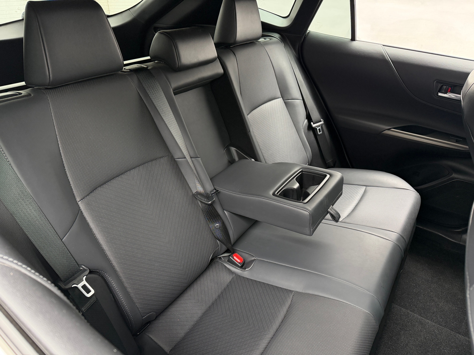 Thumbnail: 2021 Toyota Venza - 6