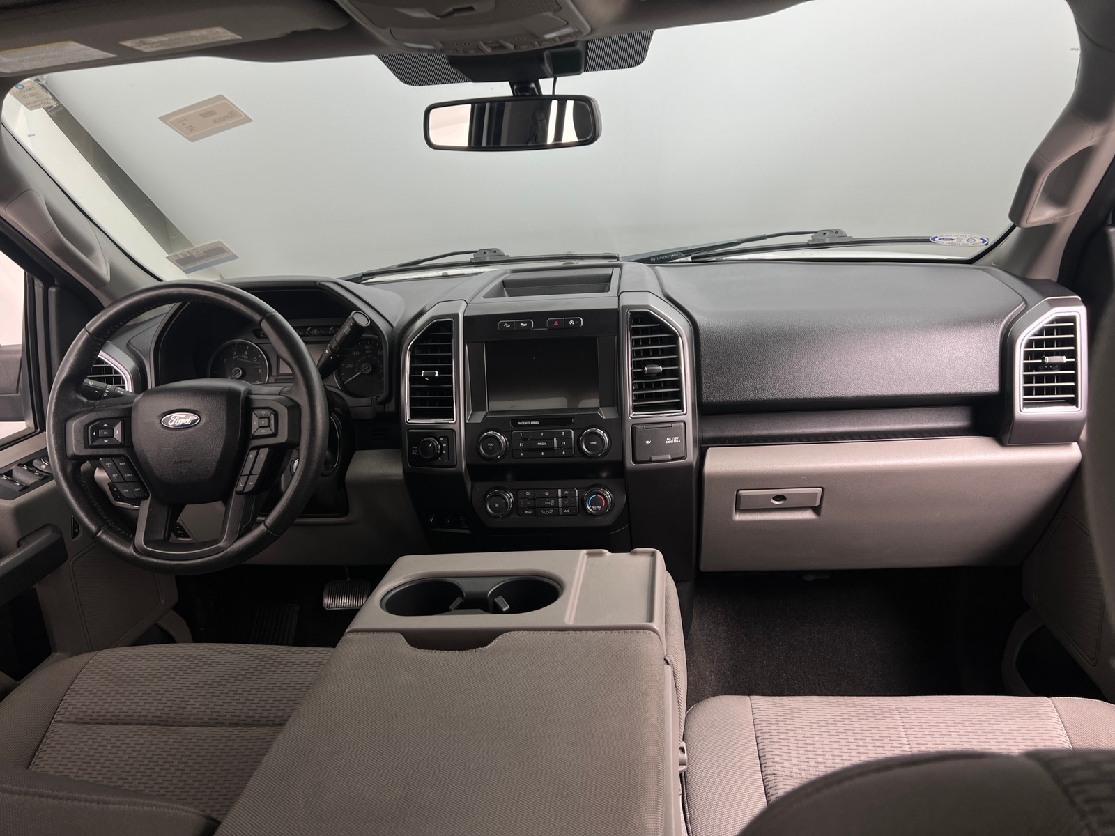 Thumbnail: 2019 Ford Econoline - 3