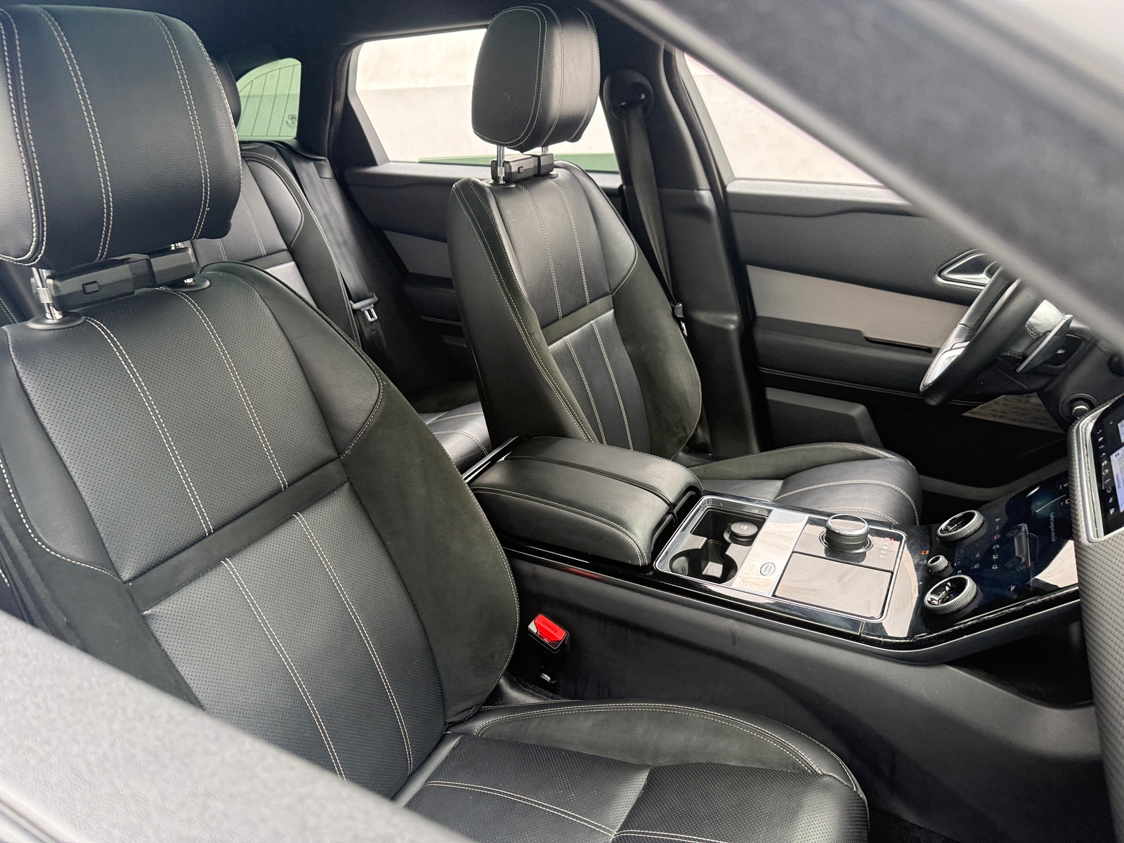 Thumbnail: 2020 Land Rover Range Rover Velar - 2