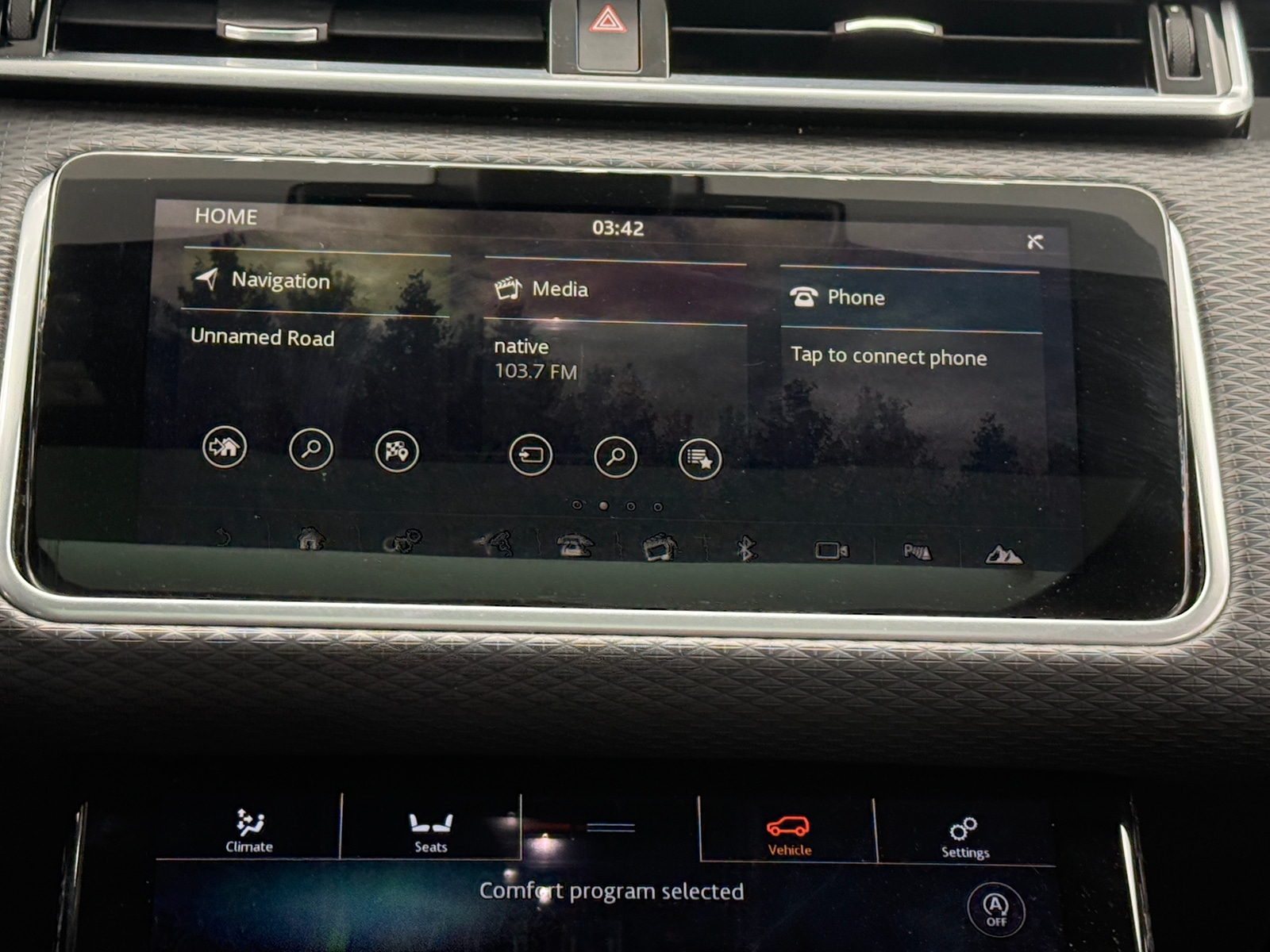 Thumbnail: 2020 Land Rover Range Rover Velar - 4