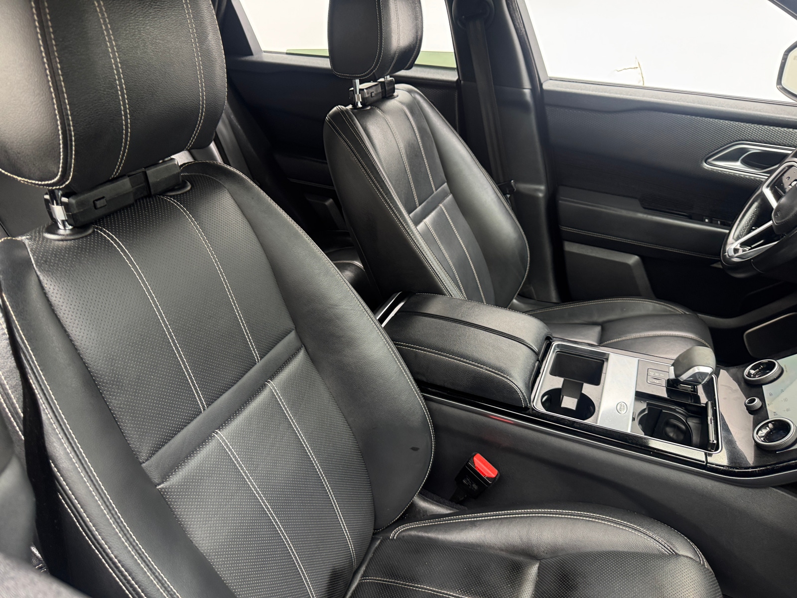 Thumbnail: 2021 Land Rover Range Rover Velar - 2