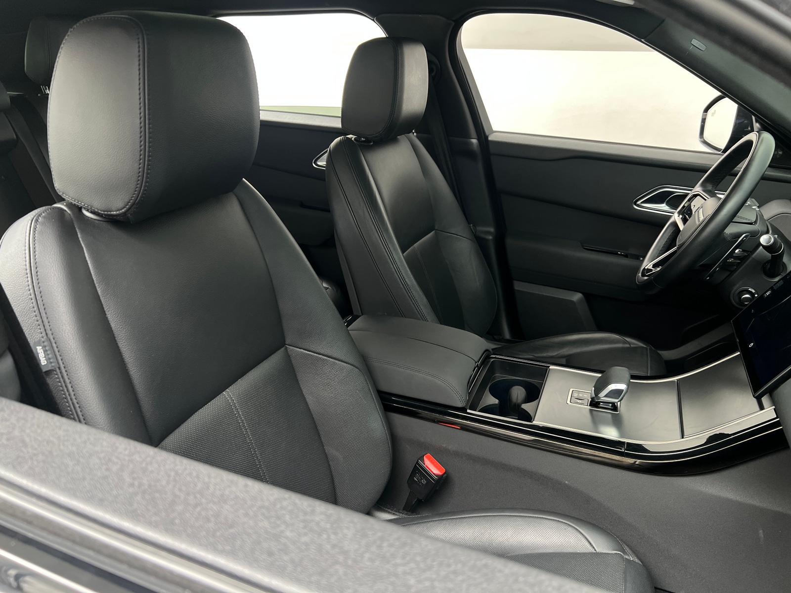Thumbnail: 2025 Land Rover Range Rover Velar - 2