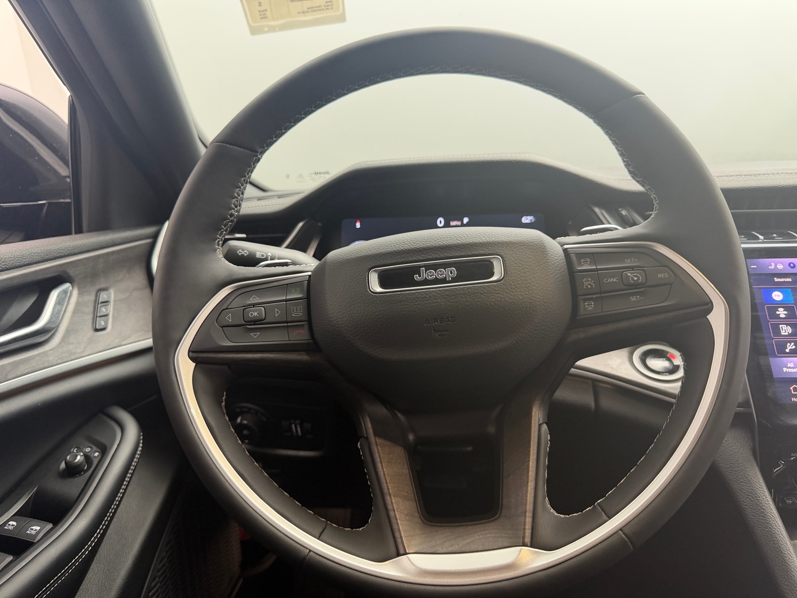 Thumbnail: 2025 Jeep Grand Cherokee - 4