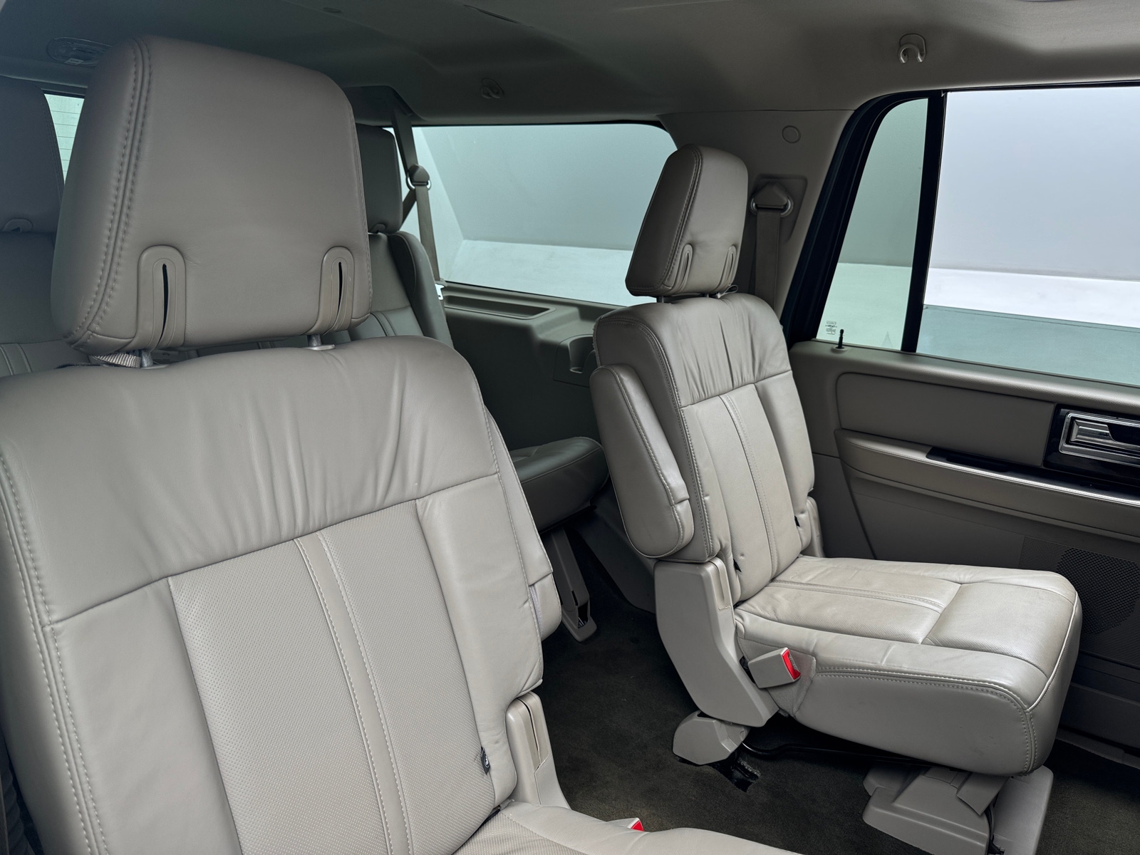 Thumbnail: 2016 Lincoln Navigator L - 5