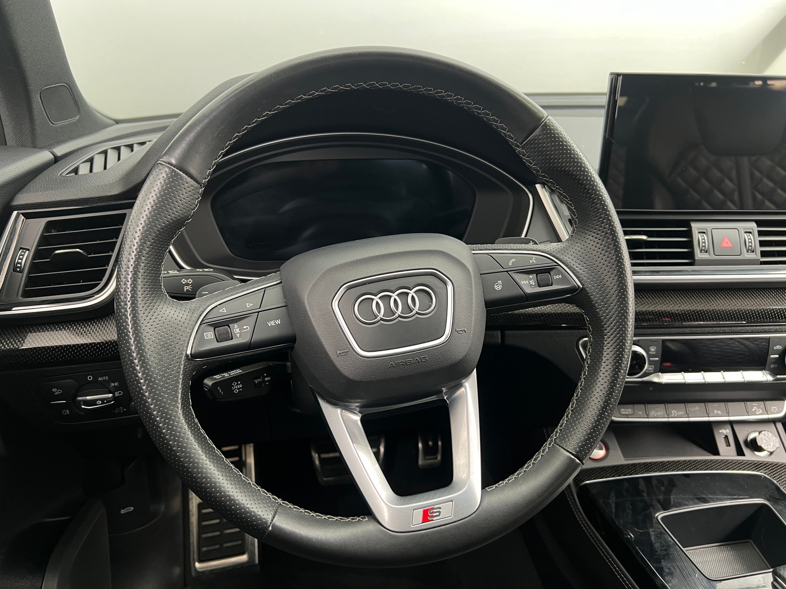 Thumbnail: 2023 Audi SQ5 - 5