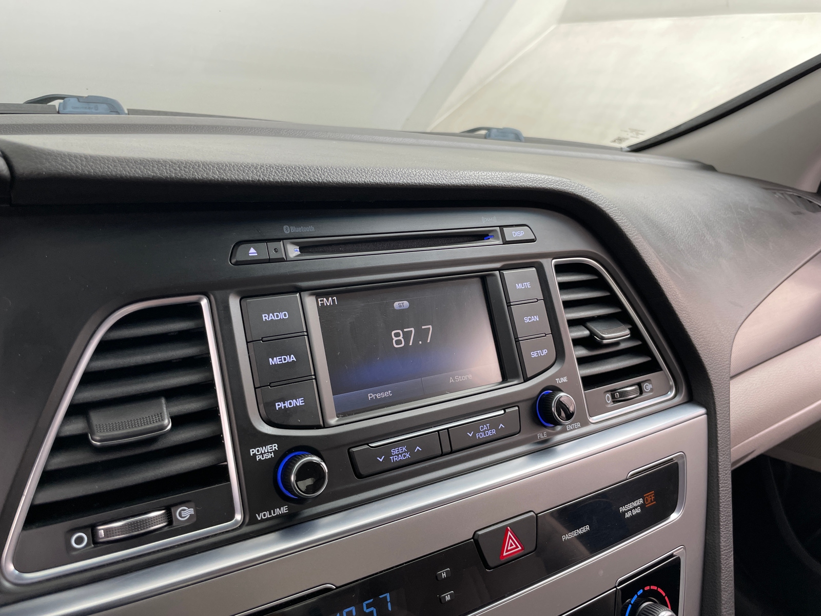 Thumbnail: 2015 Hyundai Sonata - 4