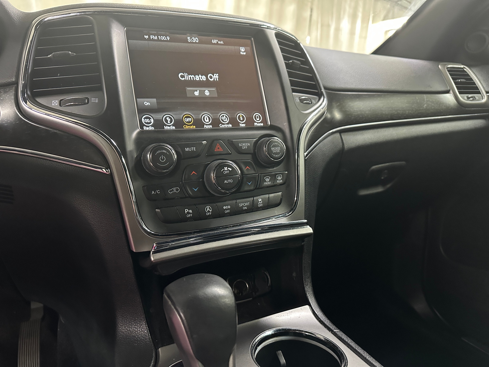 Thumbnail: 2018 Jeep Grand Cherokee - 3