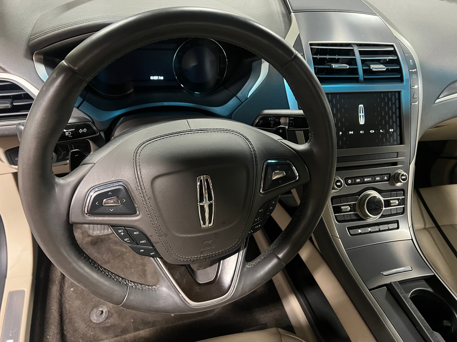 Thumbnail: 2017 Lincoln MKZ - 4