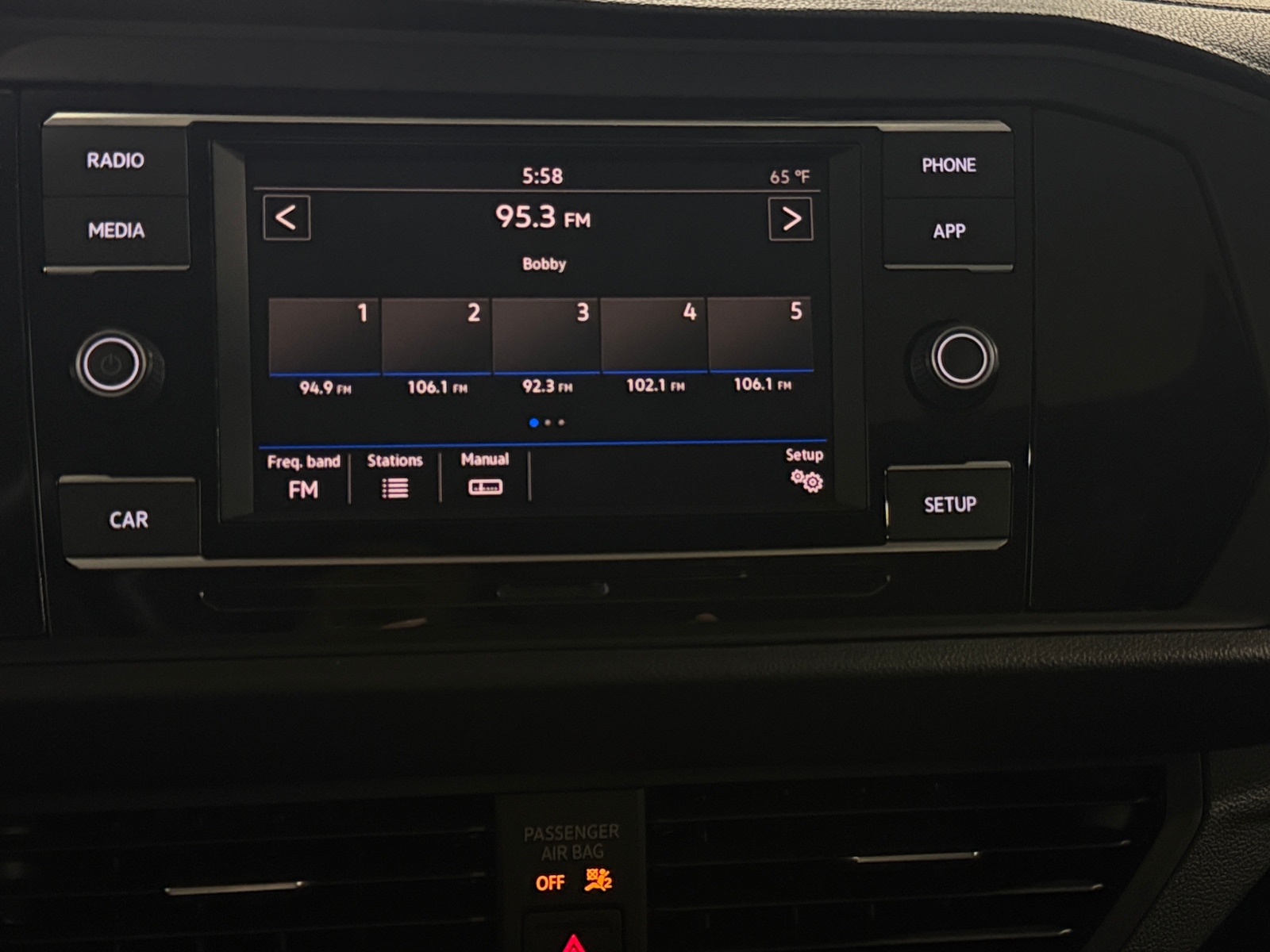 Thumbnail: 2019 Volkswagen Jetta - 4