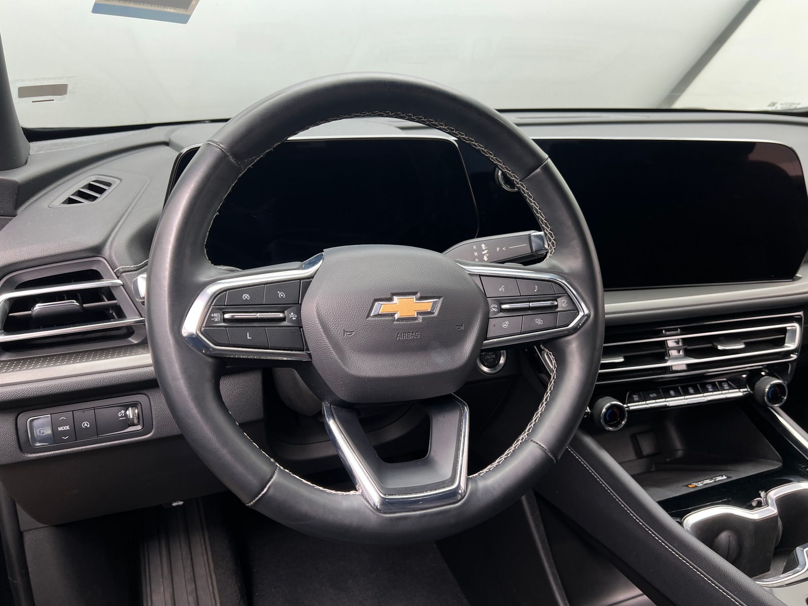 Thumbnail: 2025 Chevrolet Traverse - 4