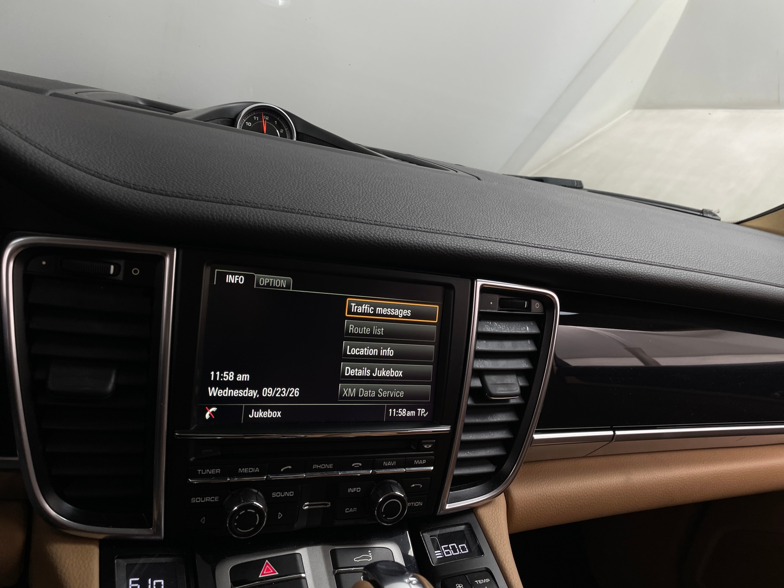 Thumbnail: 2016 Porsche Panamera - 4