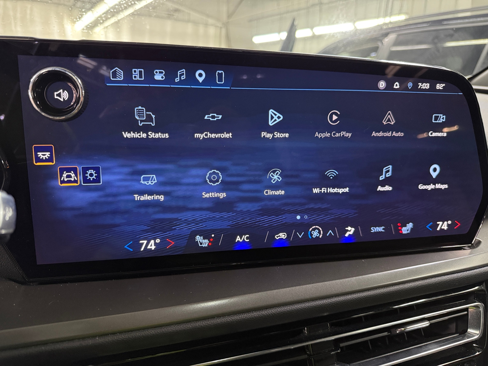 Thumbnail: 2026 Chevrolet Traverse - 4