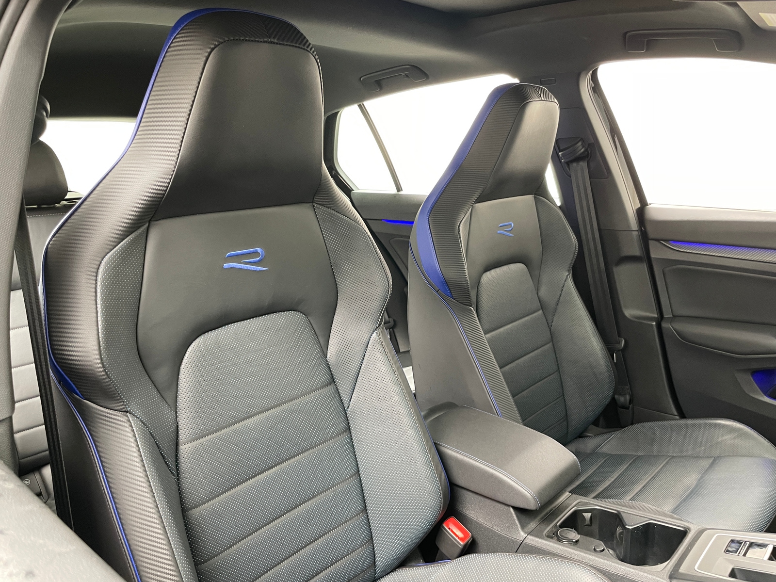 Thumbnail: 2022 Volkswagen Golf - 2