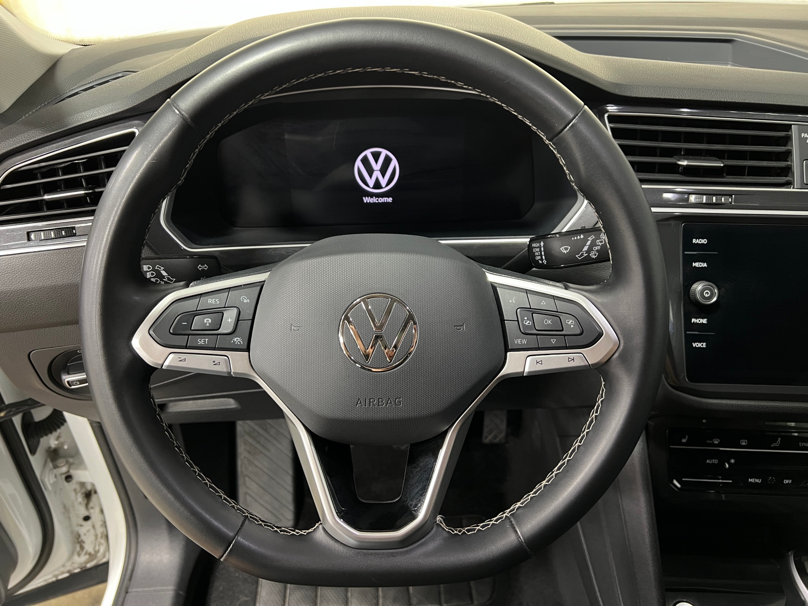 Thumbnail: 2024 Volkswagen Tiguan - 4