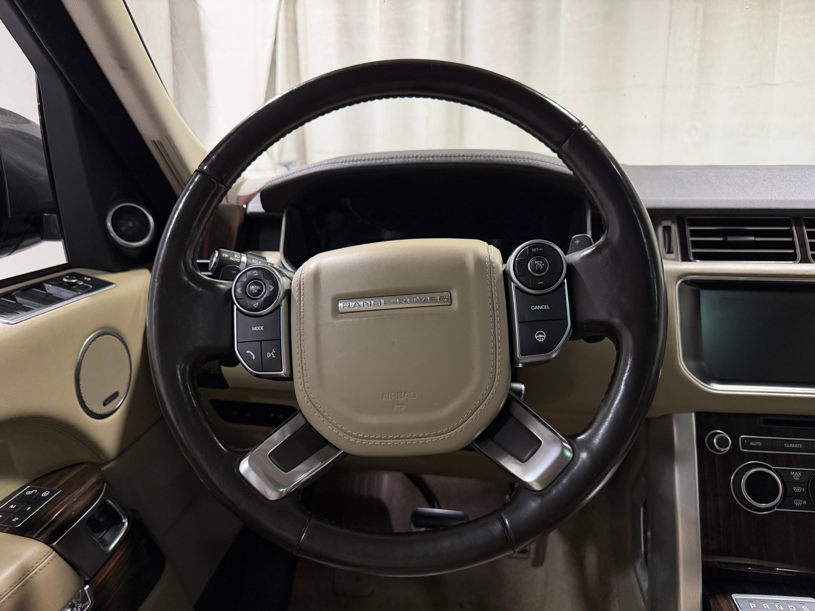 Thumbnail: 2017 Land Rover Range Rover - 4