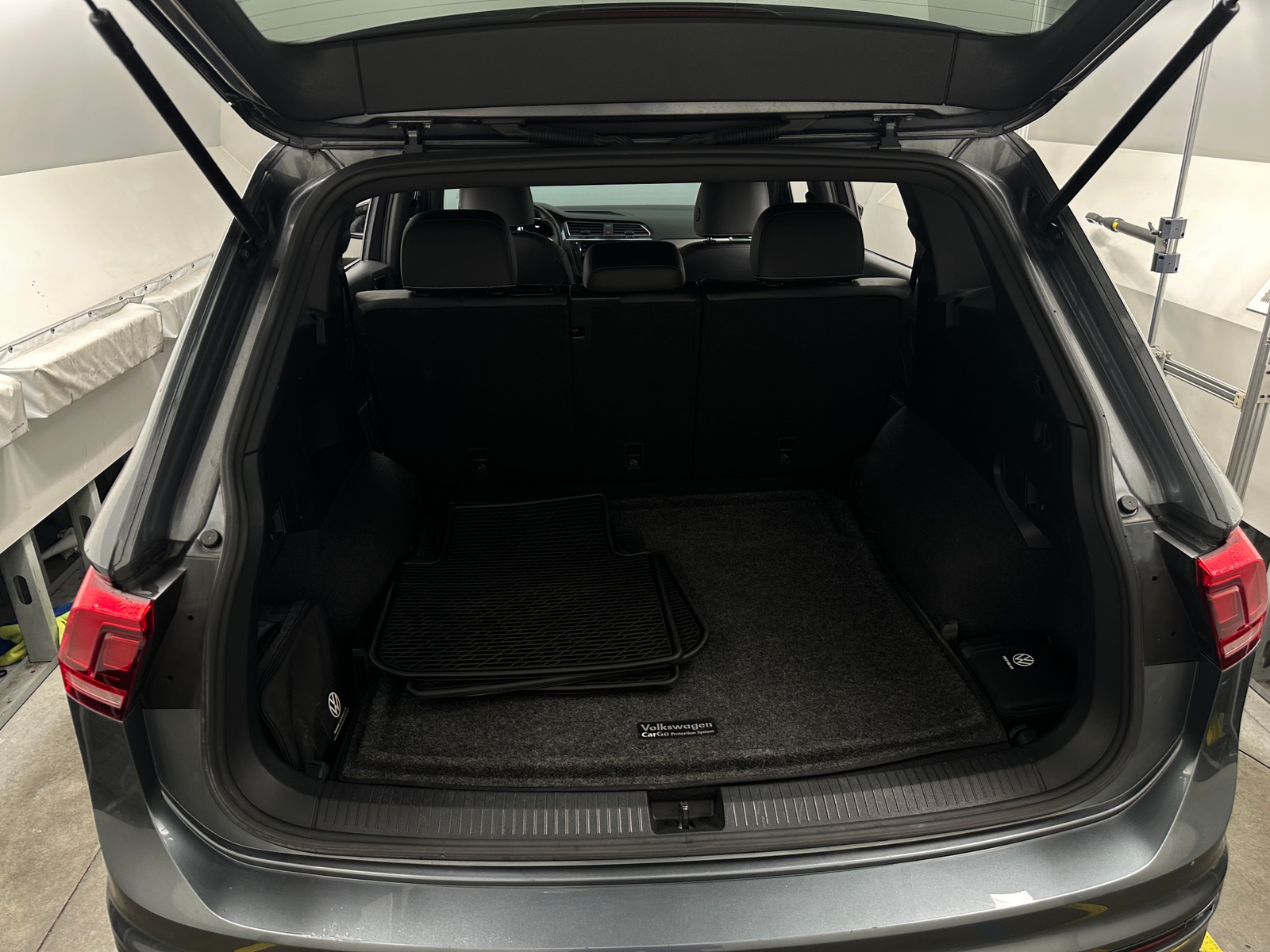 Thumbnail: 2023 Volkswagen Tiguan - 6