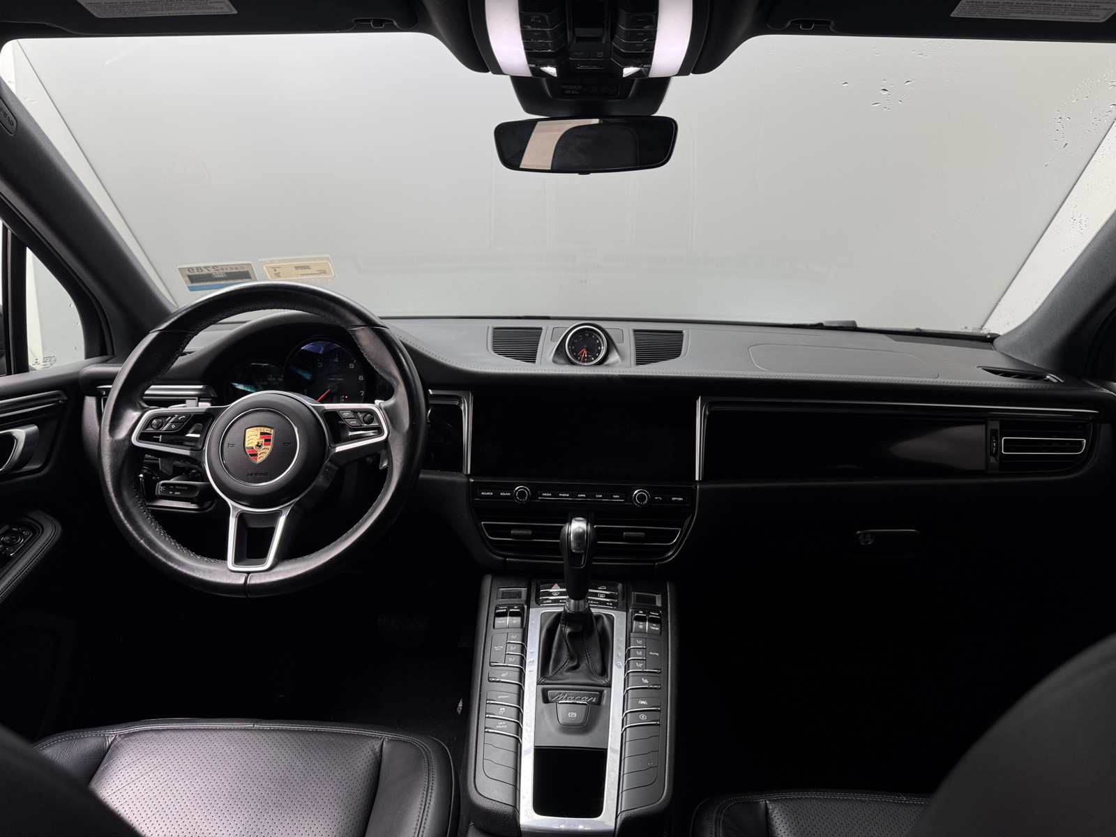 Thumbnail: 2021 Porsche Macan - 3